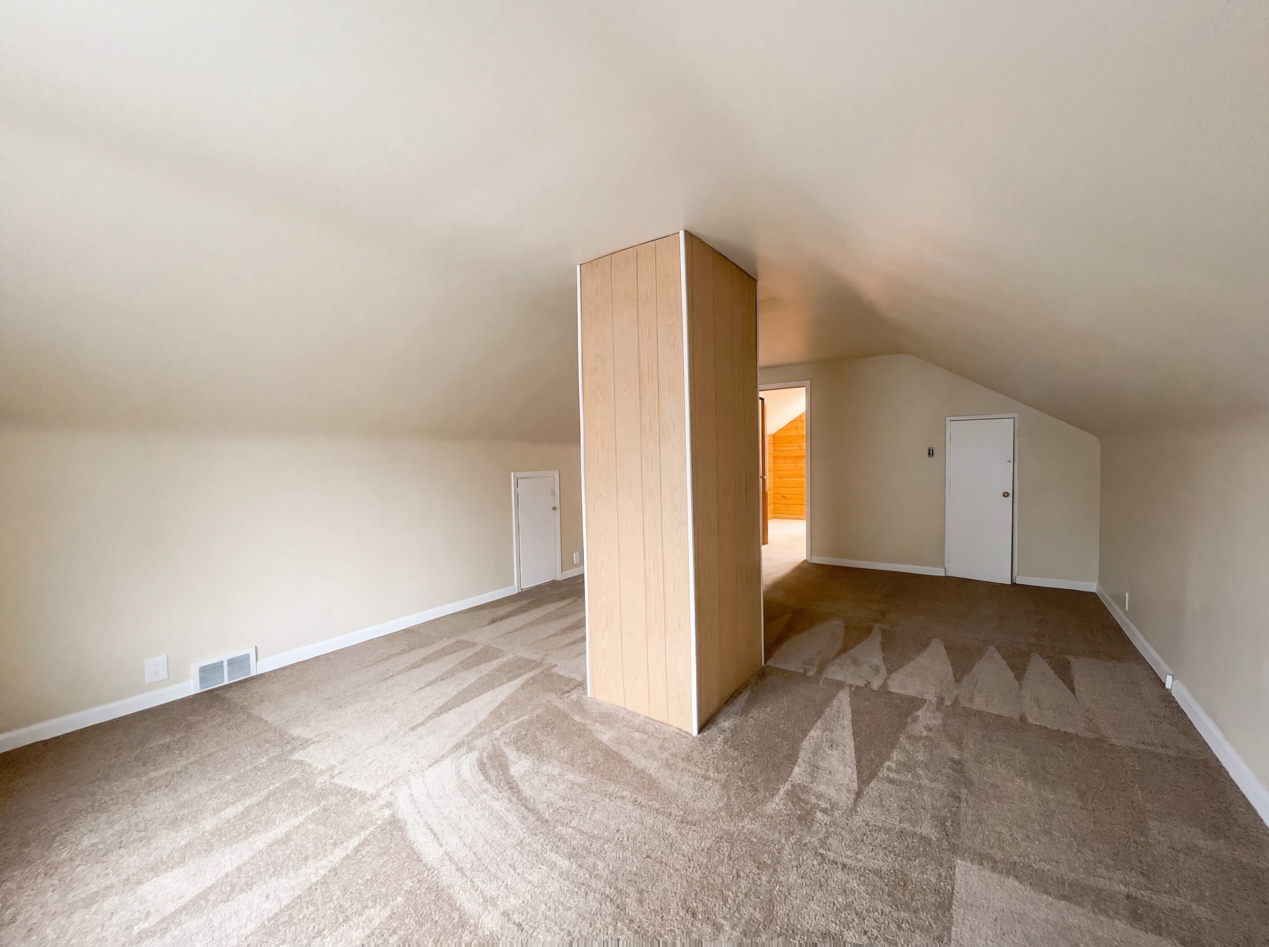Photo 15 of 23 of 20511 Balfour Rd, Warrensville Heights, OH