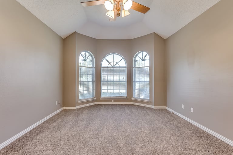 Photo 12 of 20 - 6614 Falcon St, Rowlett, TX 75089