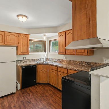Property photo 2 of 7800 W Sharpe Rd