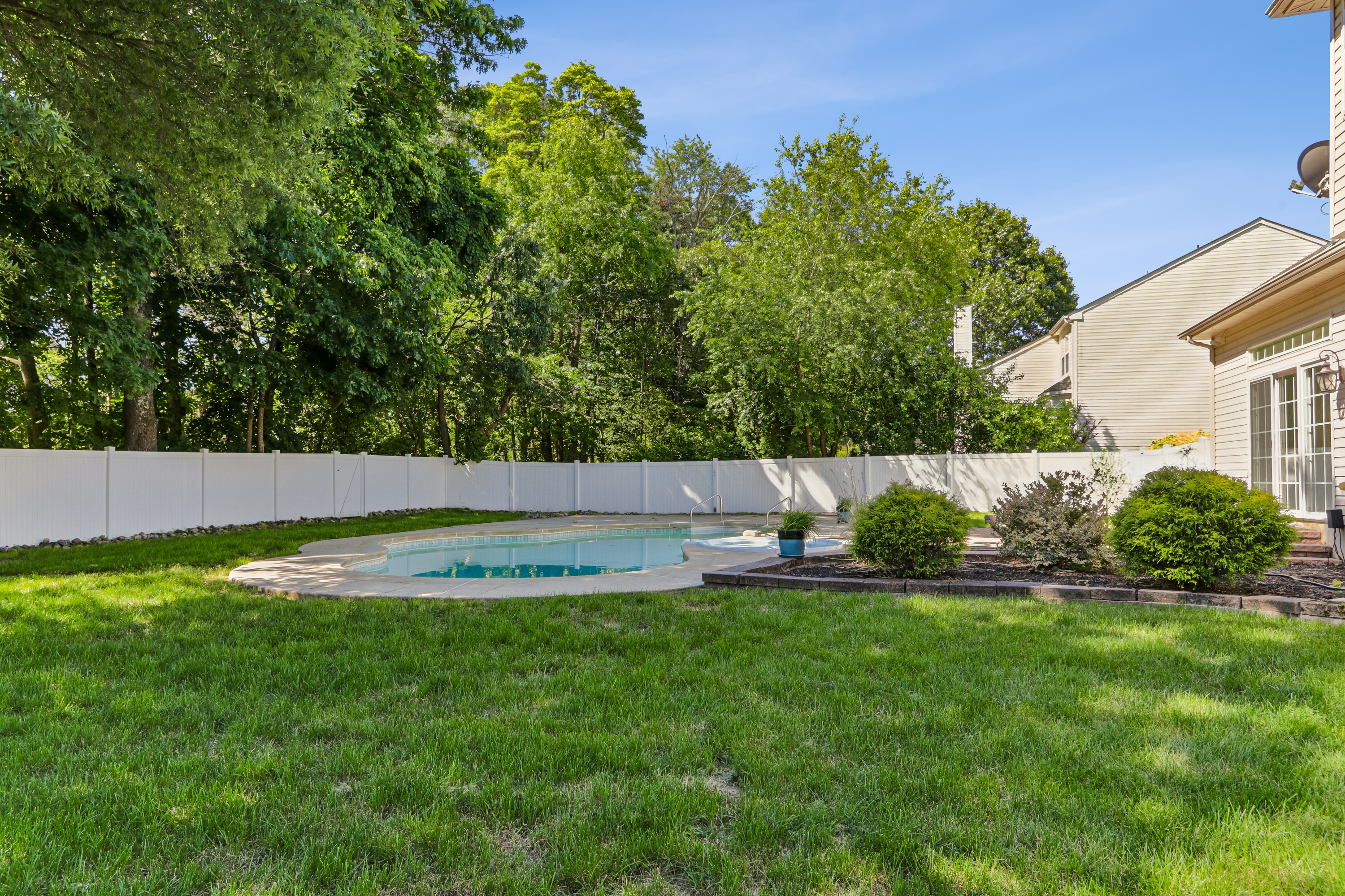 Photo 54 of 56 of 7 Longfellow Ln, Hainesport, NJ