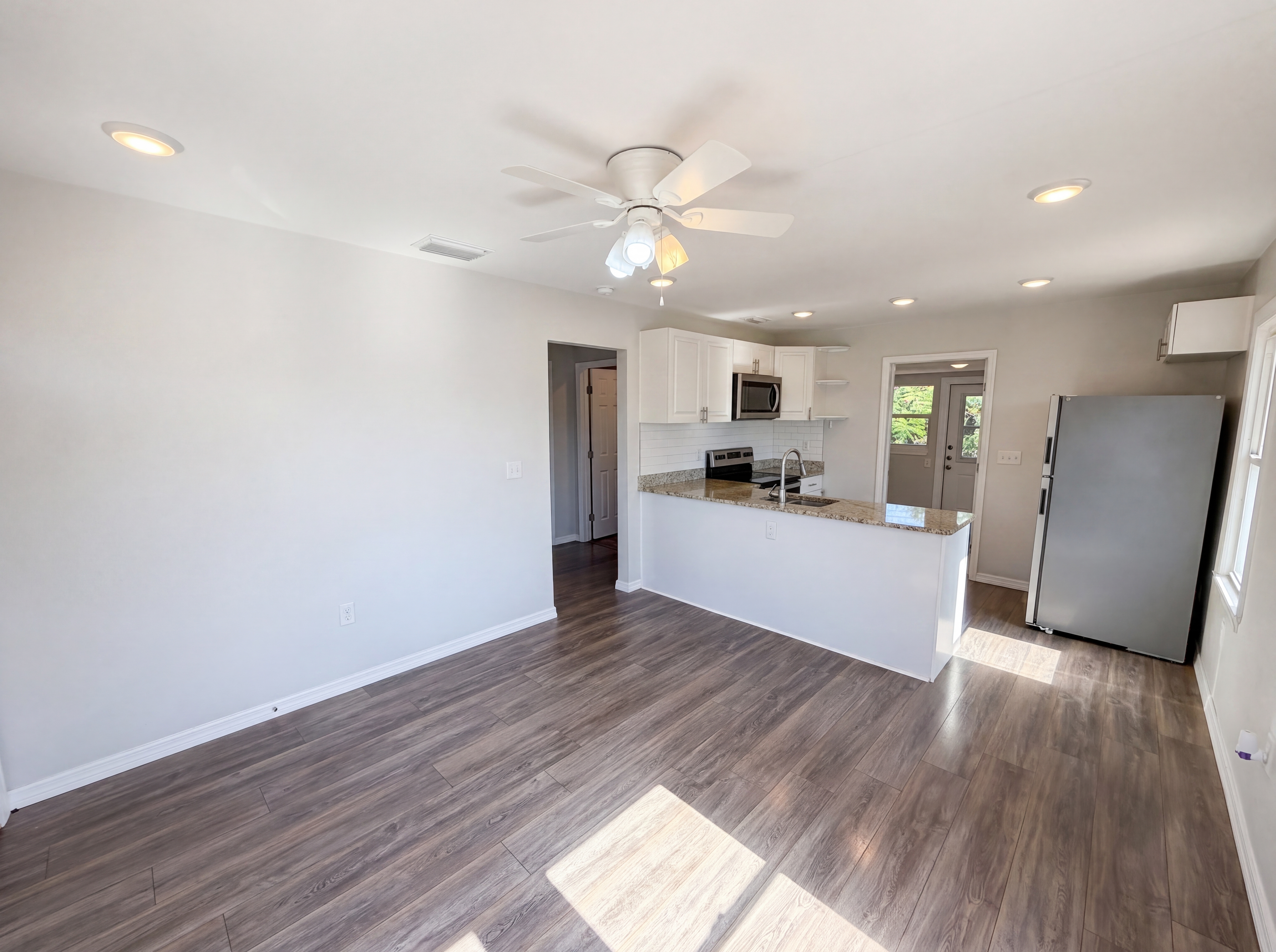 Photo 9 of 19 of 5005 Tangerine Ave S, Gulfport, FL