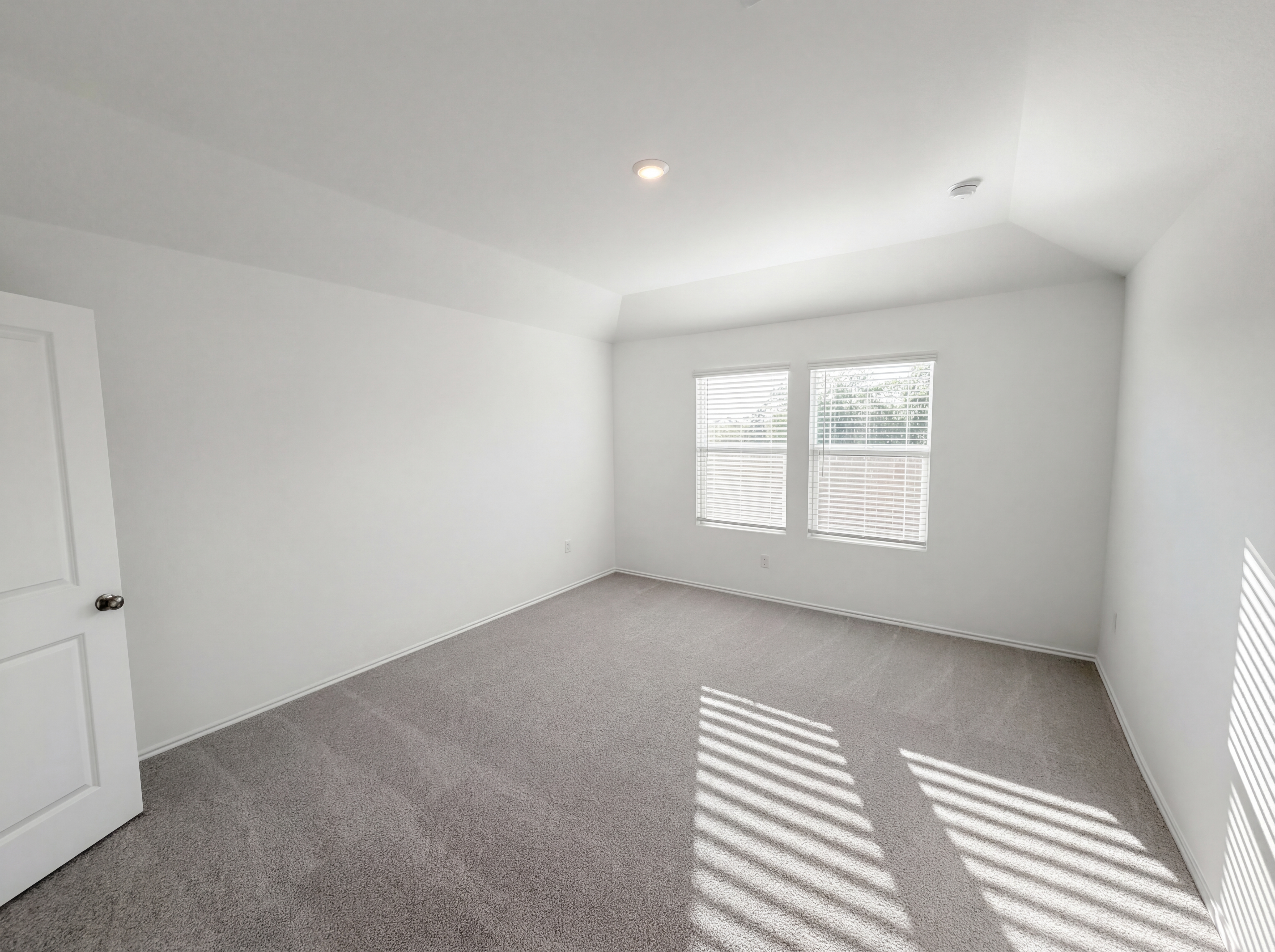 Photo 15 of 21 of 507 Vantage Dr, Hutto, TX