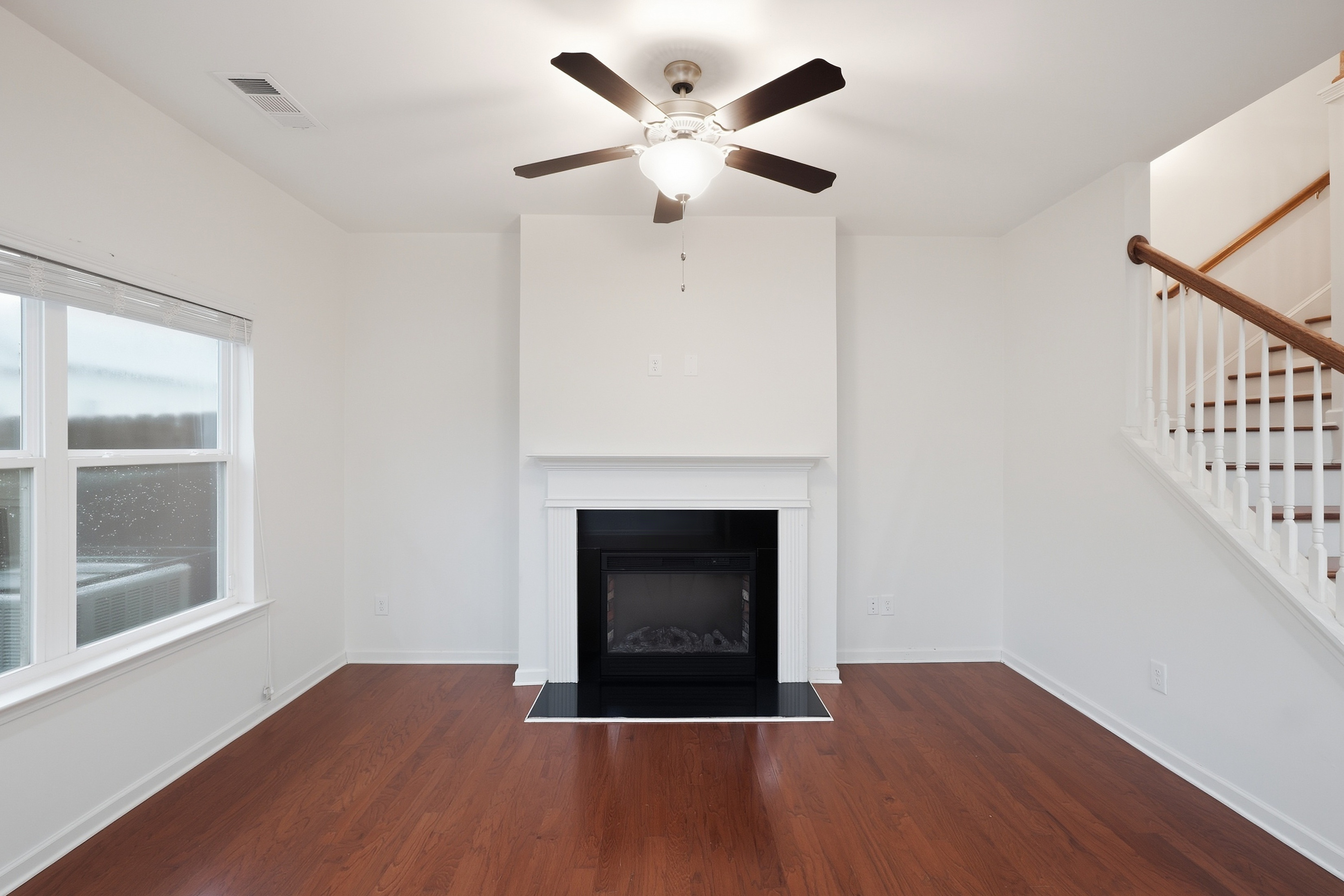Photo 3 of 29 of 5267 Mill Way, Stone Mountain, GA