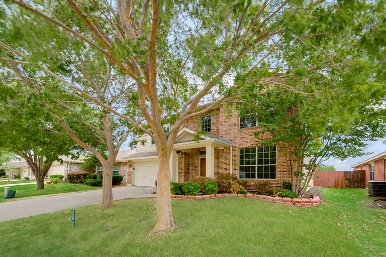 Photo 1 of 27 - 6808 Oak Falls Dr, McKinney, TX 75070