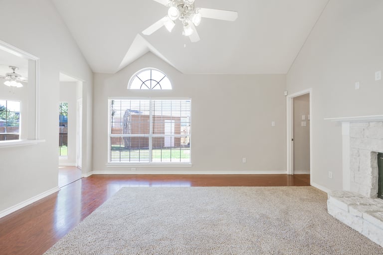 Photo 18 of 30 - 1504 Mountain Laurel Ln, Desoto, TX 75115