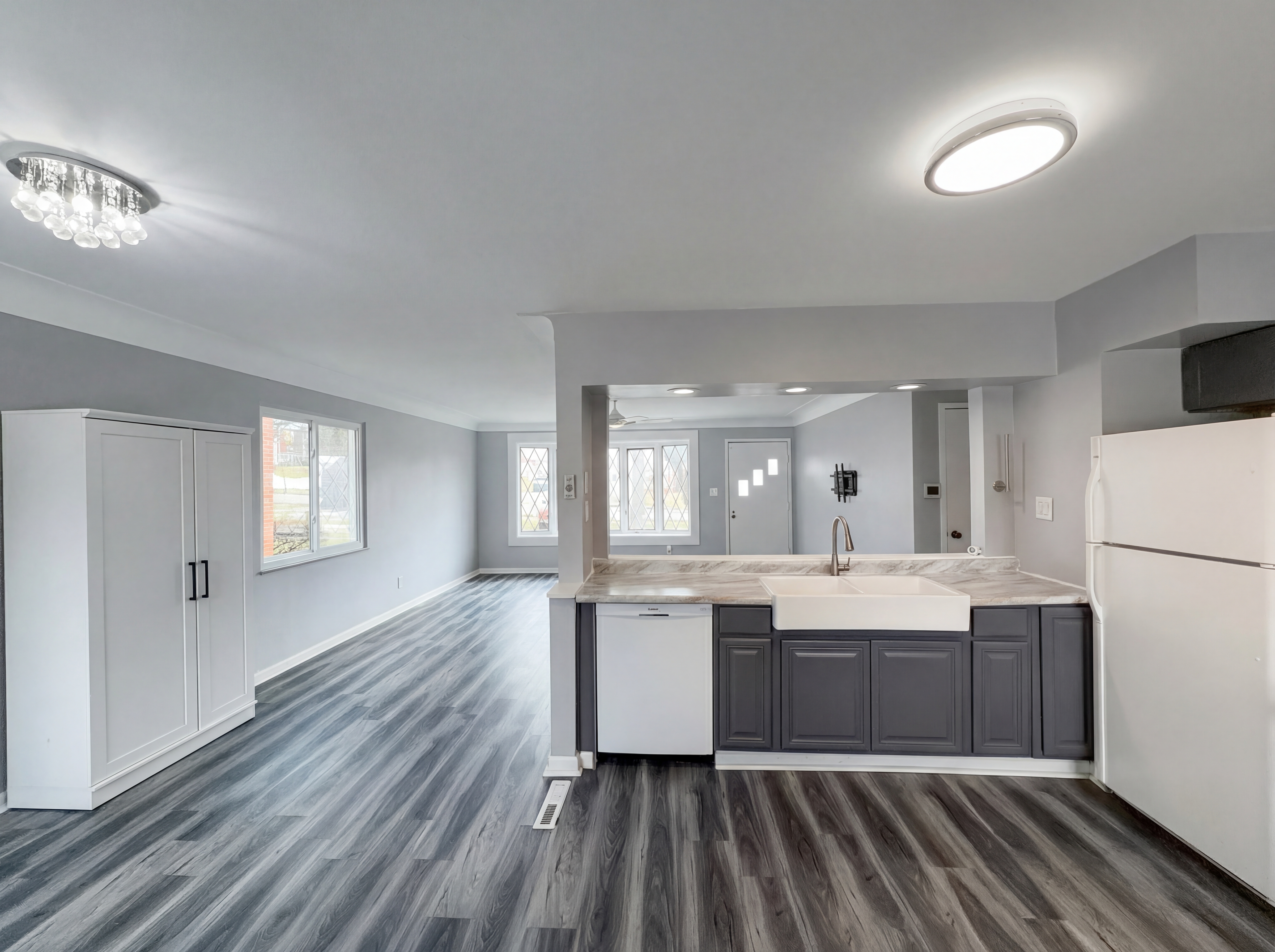 Photo 8 of 17 of 18715 Libby Rd, Maple Heights, OH