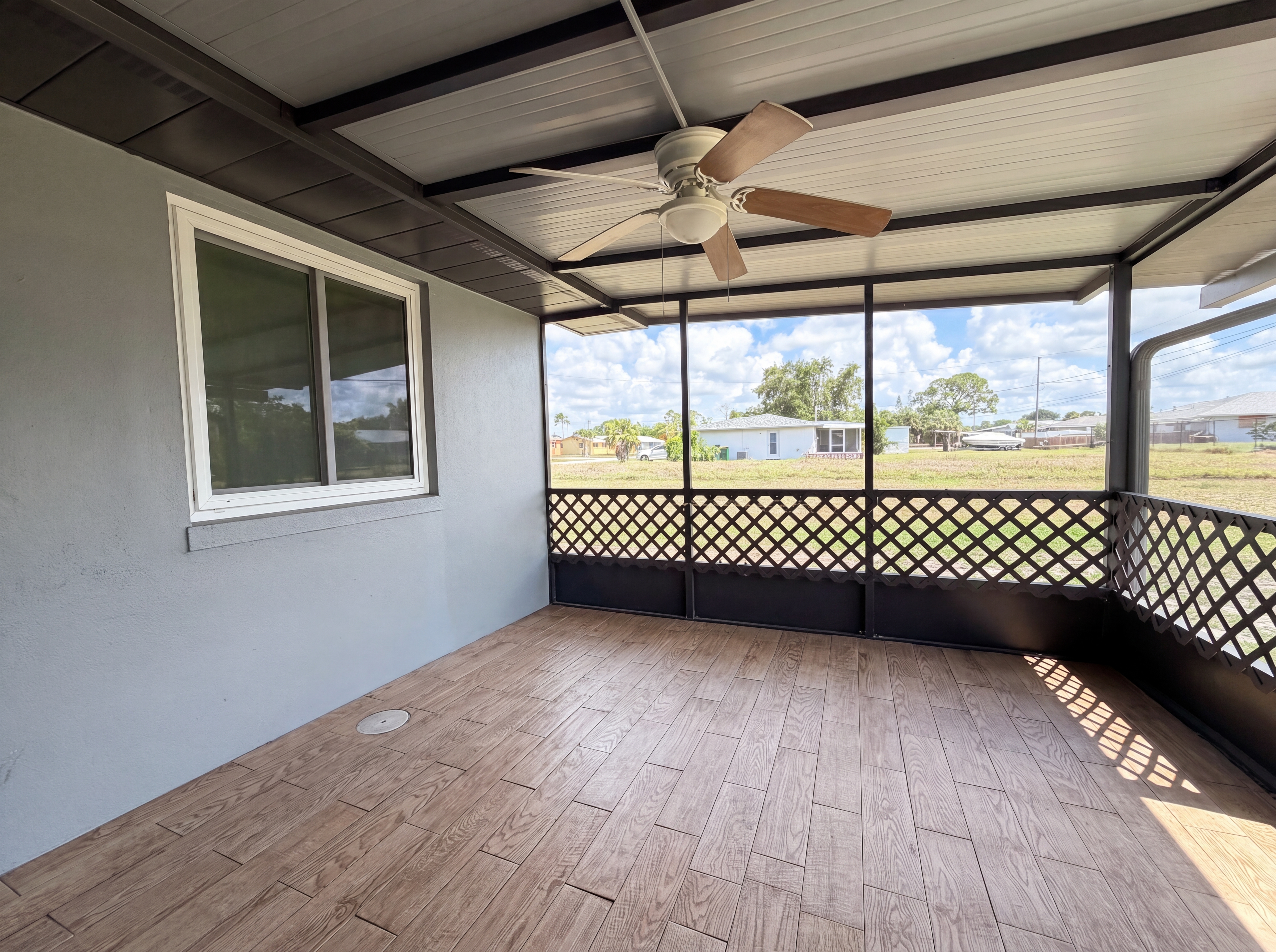 Photo 23 of 26 of 3260 Pinetree St, Port Charlotte, FL
