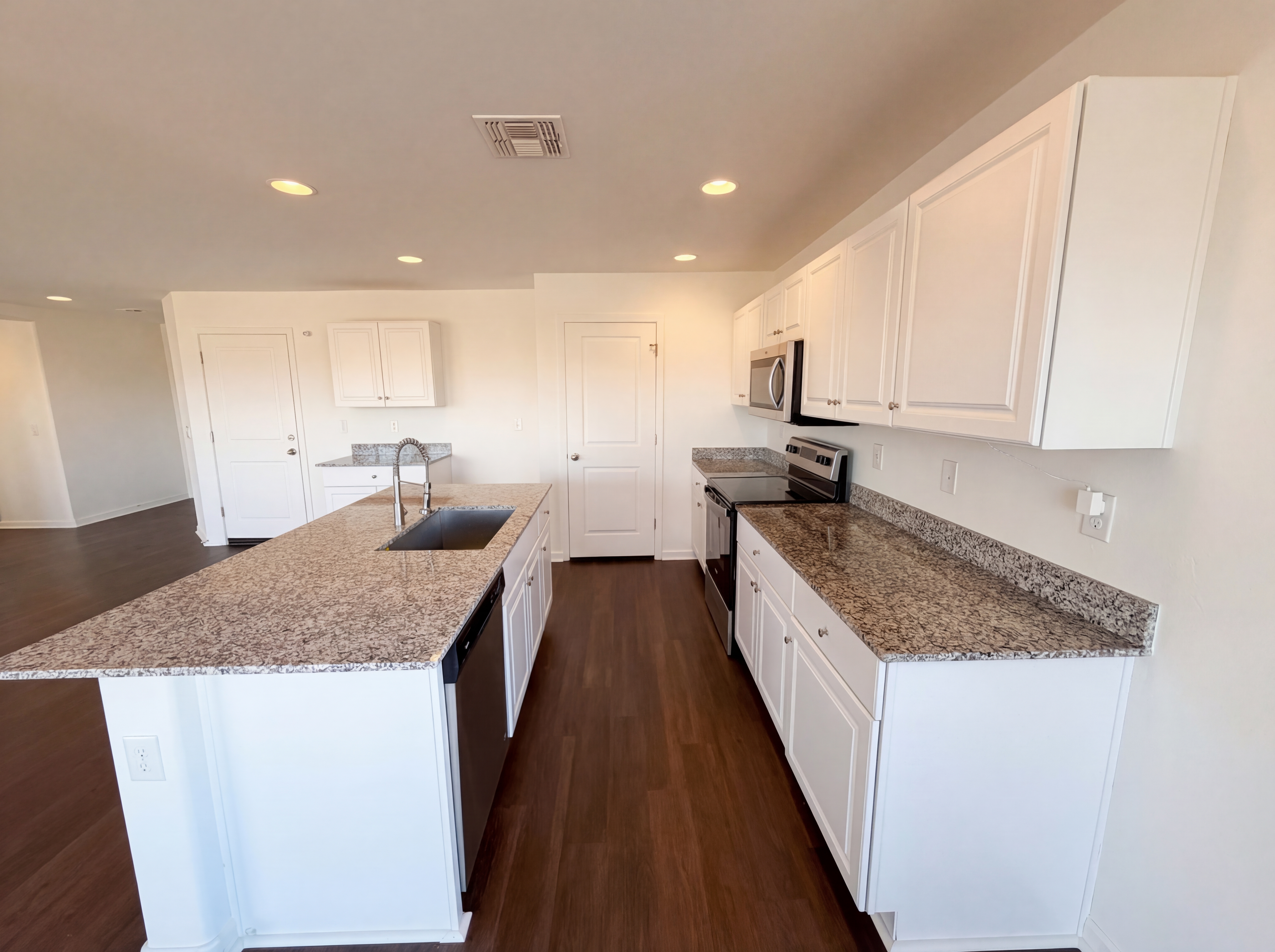 Photo 2 of 28 of 60 W Monte Cristo Dr, Wickenburg, AZ