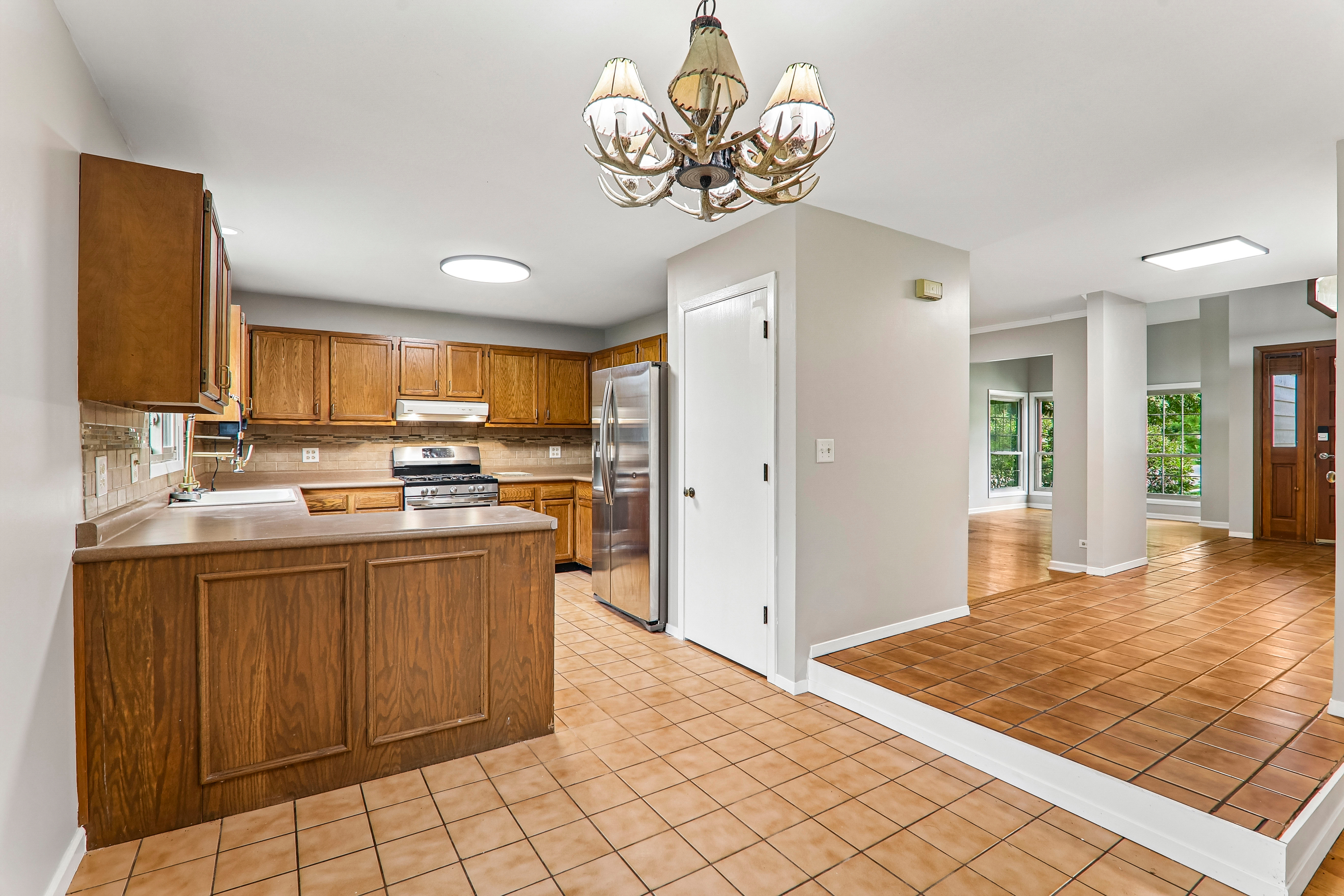 Photo 26 of 41 of 4399 Bluebird Ct, Gurnee, IL