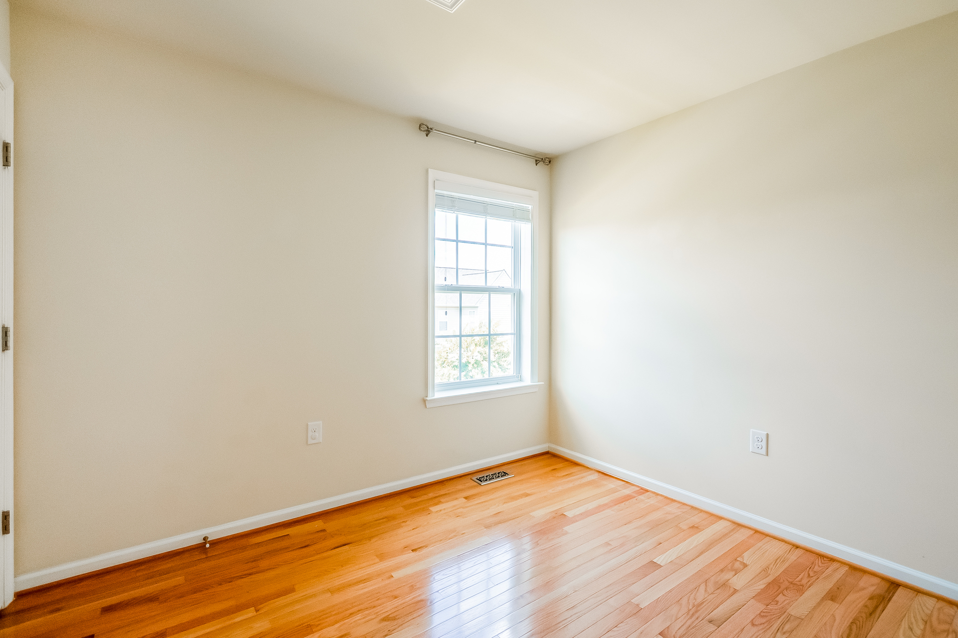 Photo 16 of 23 of 225 Dinwiddie Way, Kearneysville, WV