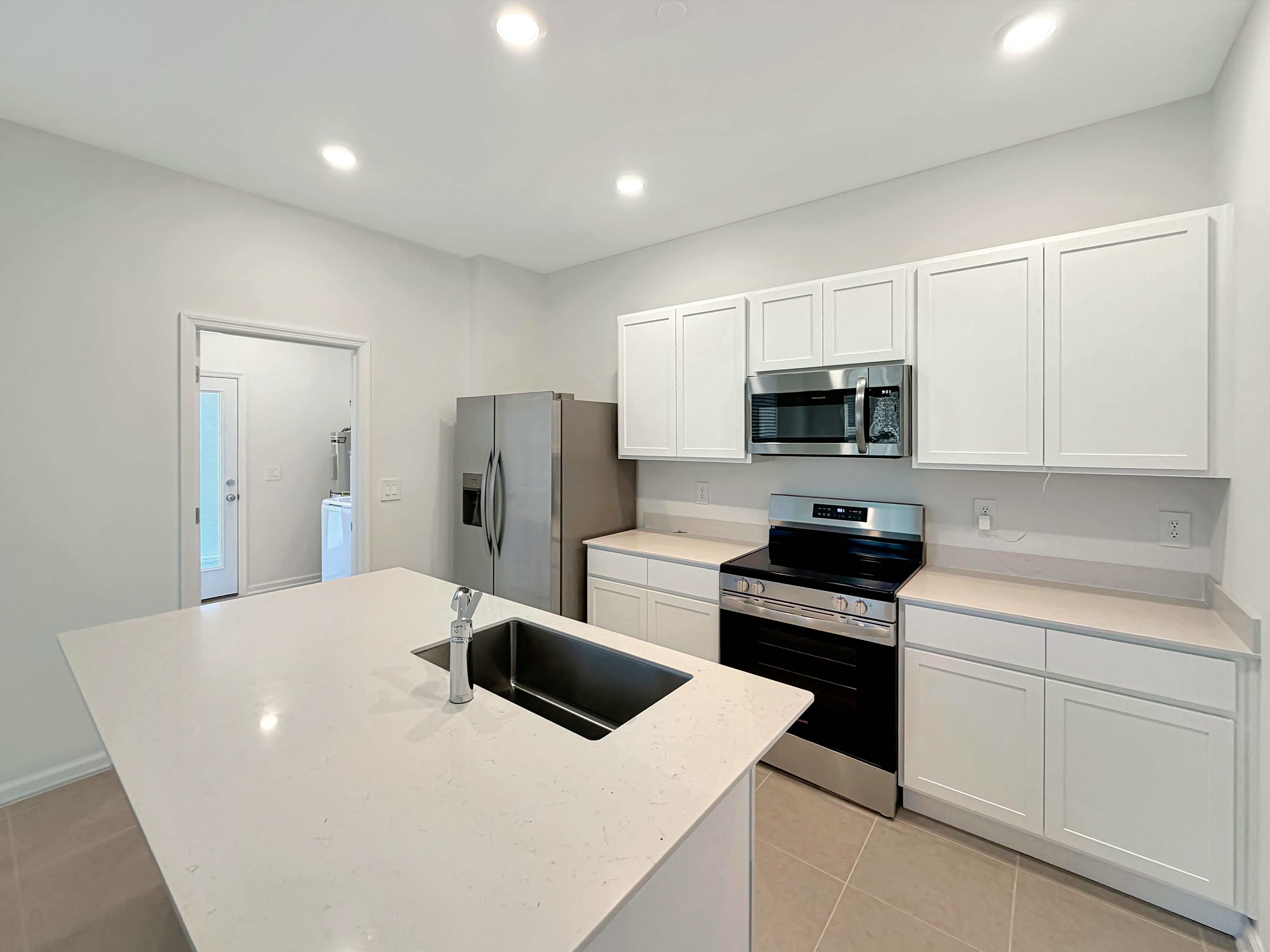 Photo 4 of 40 of 2212 Red Sun St, Apopka, FL