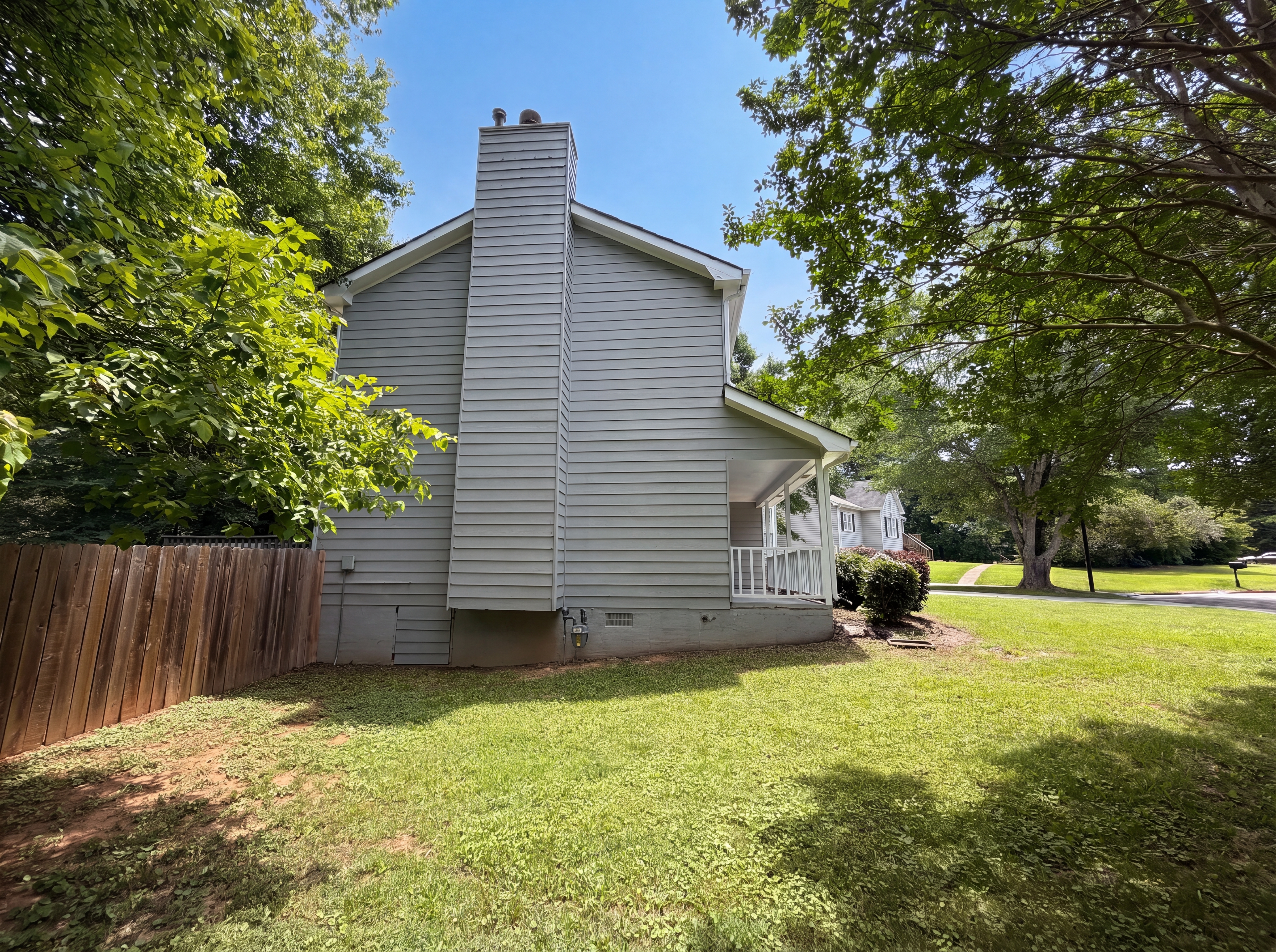 Photo 20 of 23 of 4078 Tara Ct, Loganville, GA