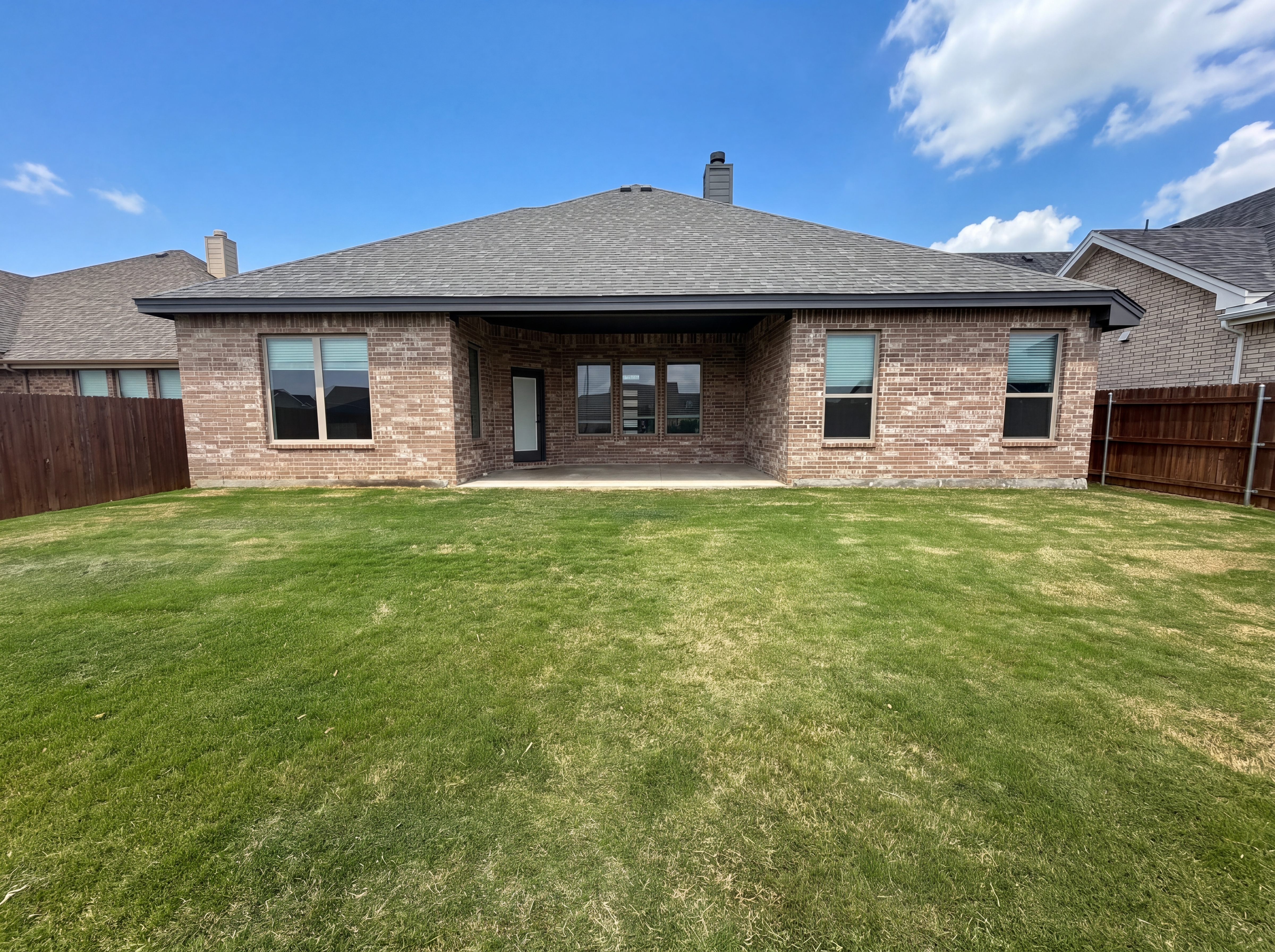 Photo 5 of 19 of 612 Wood Brook Ln, Burleson, TX