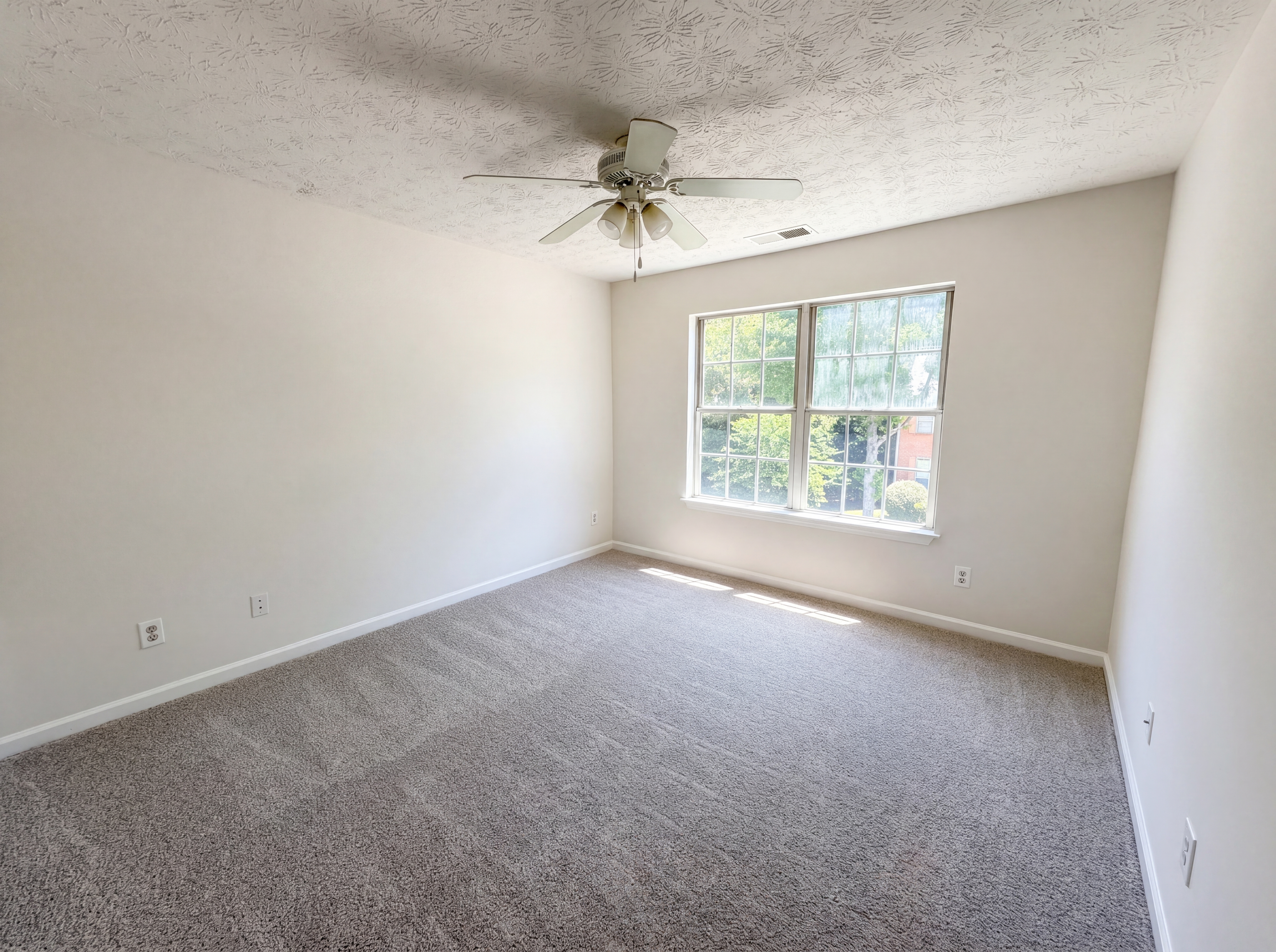 Photo 11 of 55 of 835 Shadow Lake Dr, Lithonia, GA