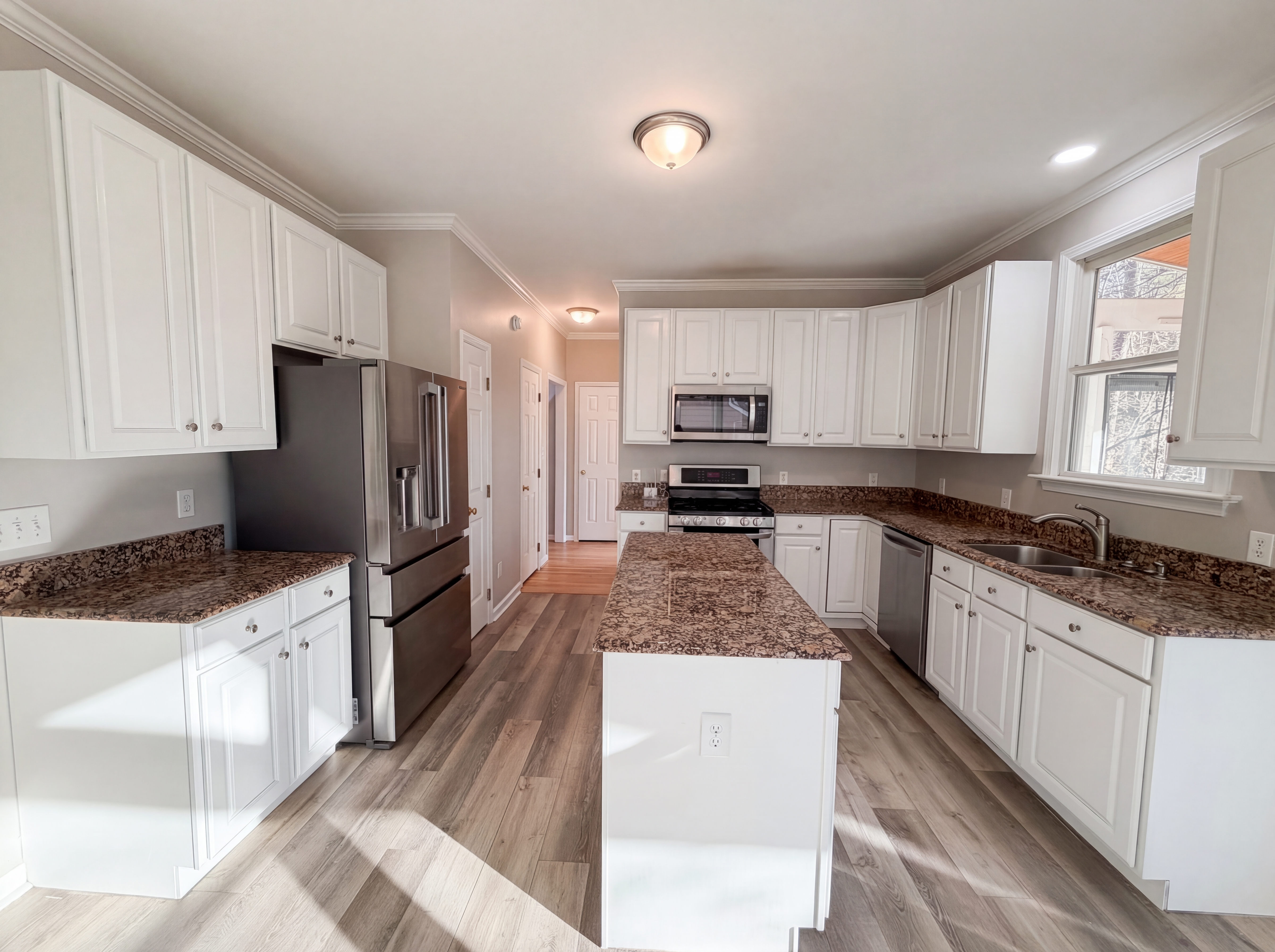 Photo 2 of 19 of 304 Arlington Rdg, Cary, NC