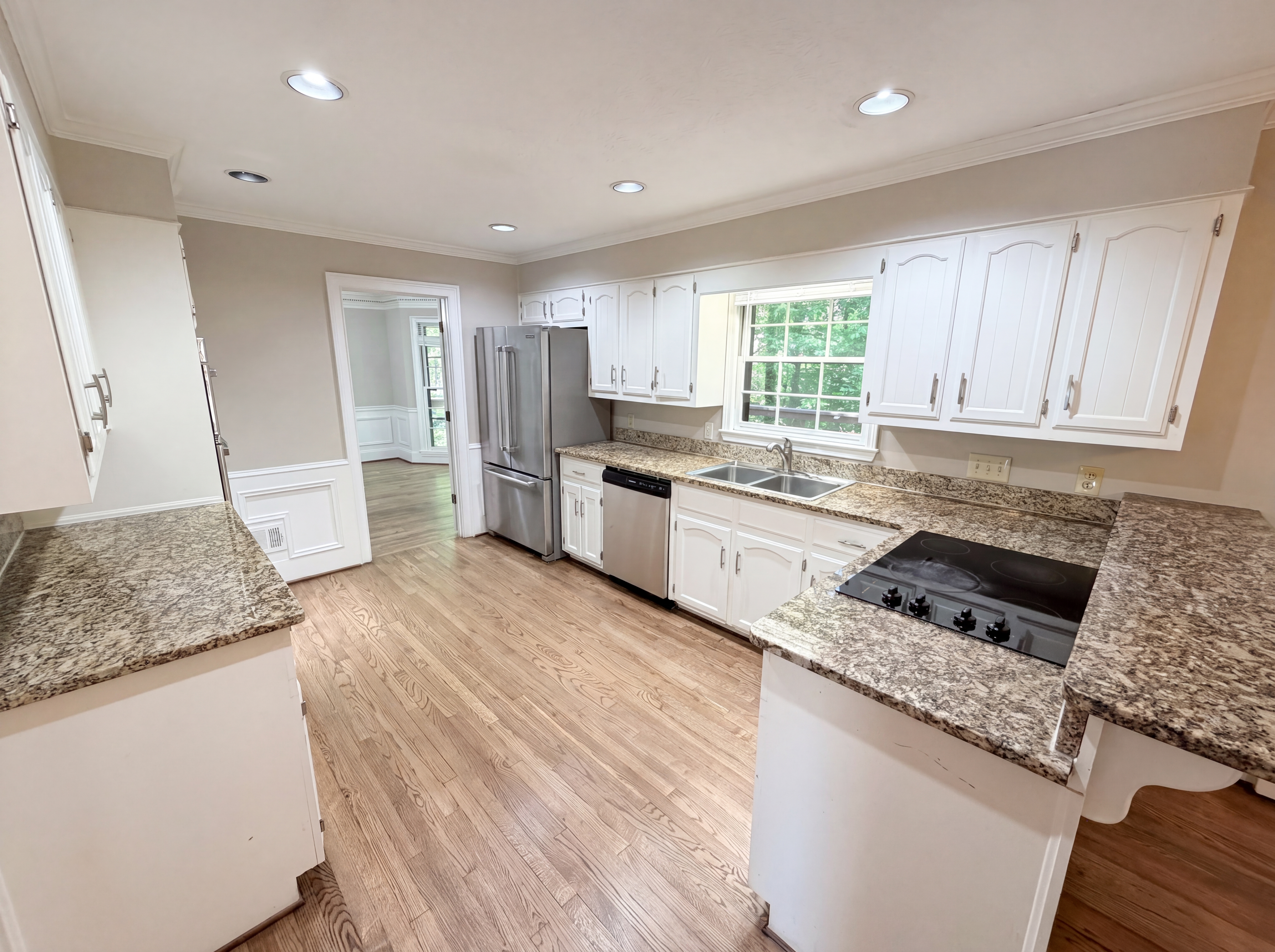 Photo 10 of 46 of 2360 Kimbrough Ct, Atlanta, GA