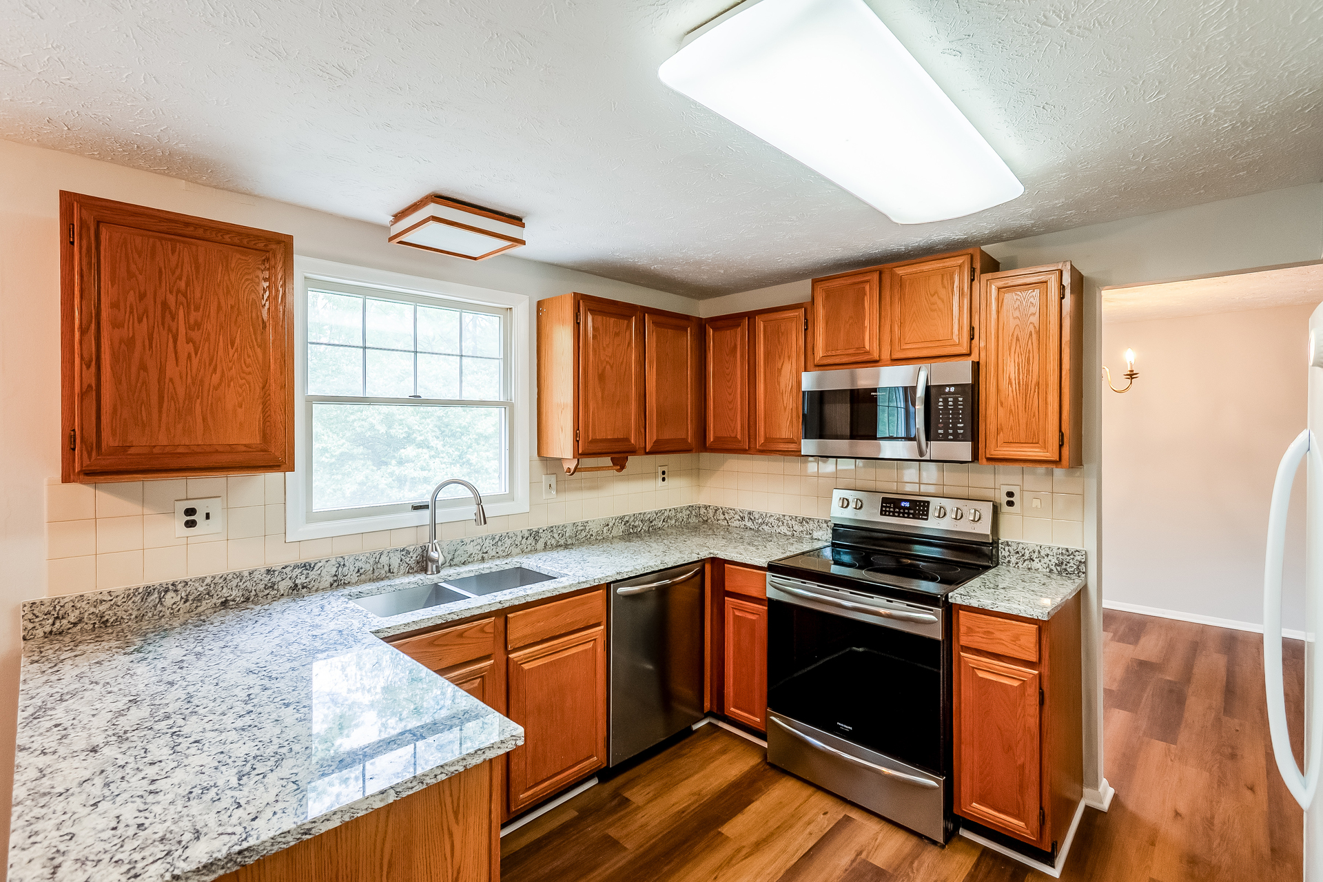 Photo 2 of 22 of 9908 Rickover Ct, Manassas, VA