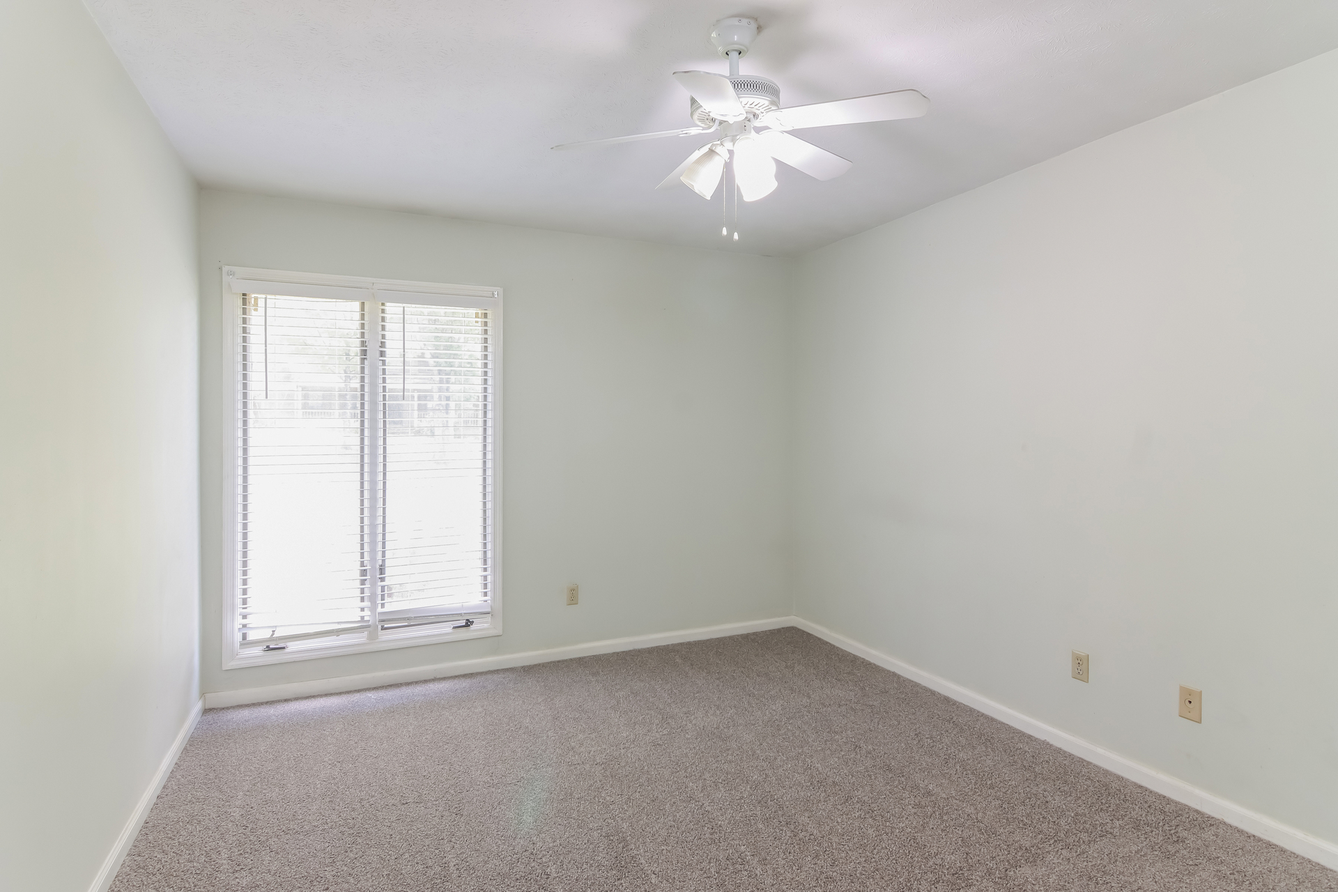 Photo 12 of 20 of 4303 Castlewood Pkwy, Columbus, GA
