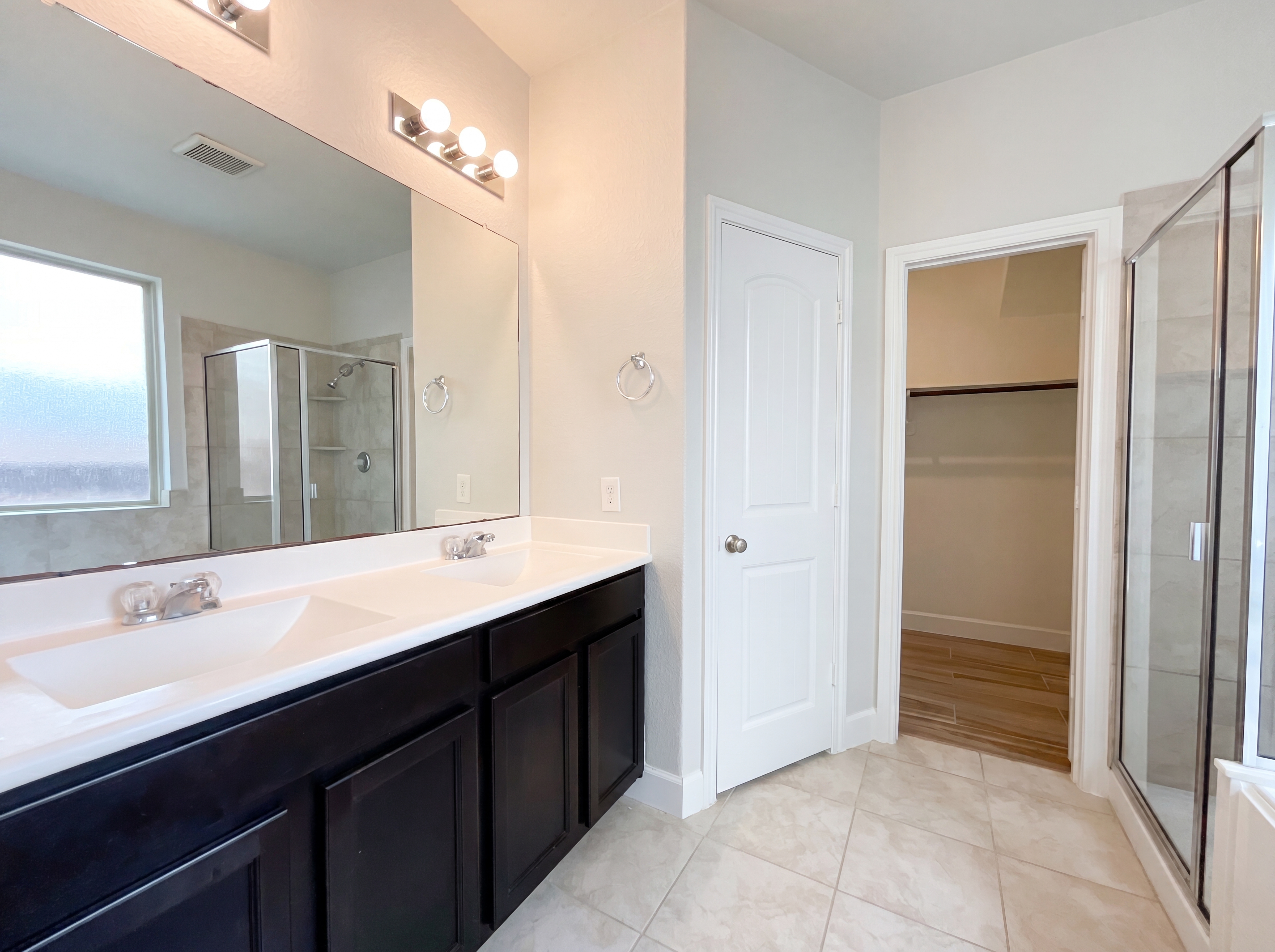 Photo 13 of 17 of 18813 Genova Bay Ct, New Caney, TX