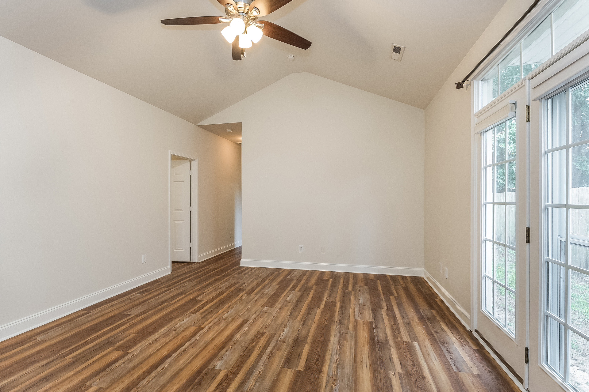 Photo 6 of 19 of 278 Chemistry Cir, Ladson, SC