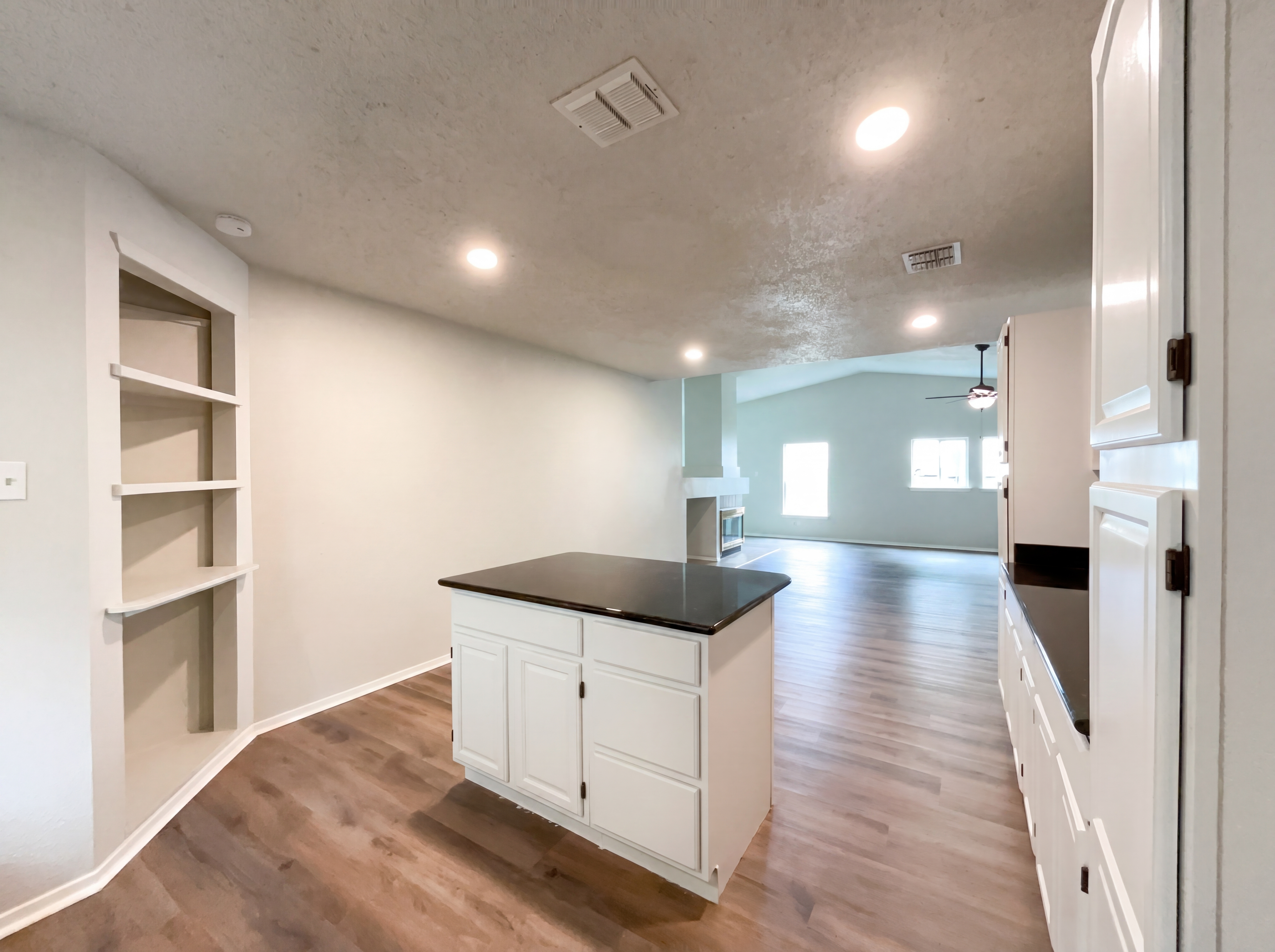 Photo 11 of 17 of 1210 Fillmore Dr, San Antonio, TX