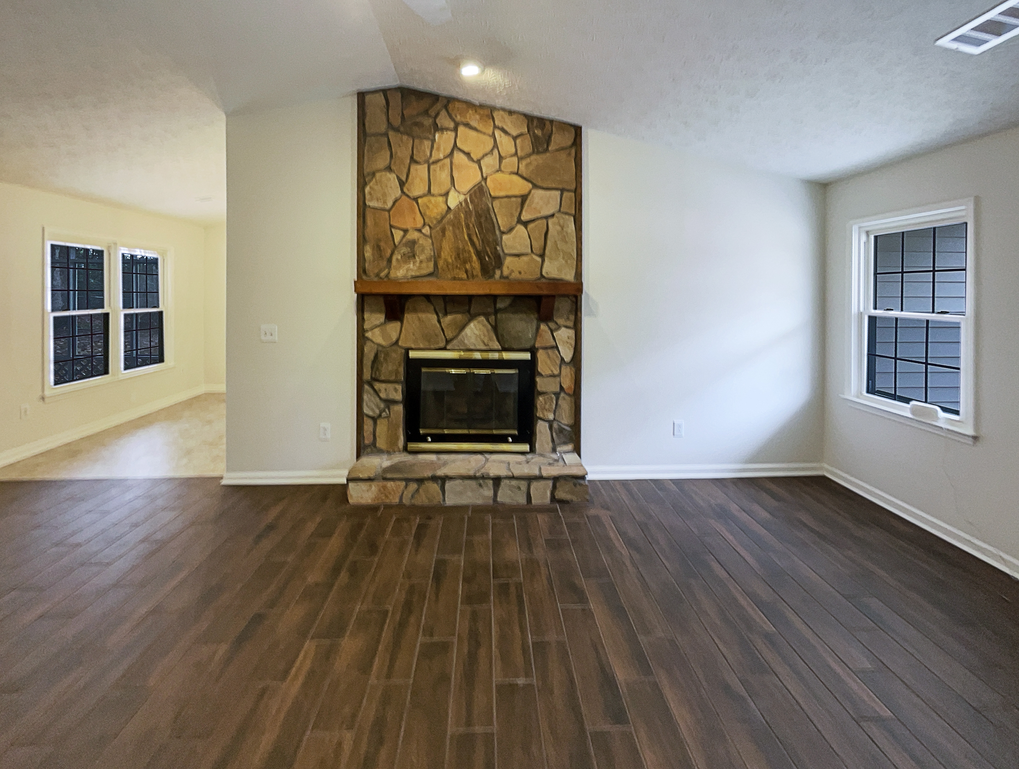 Photo 3 of 27 of 4134 Jodeco Rd, McDonough, GA