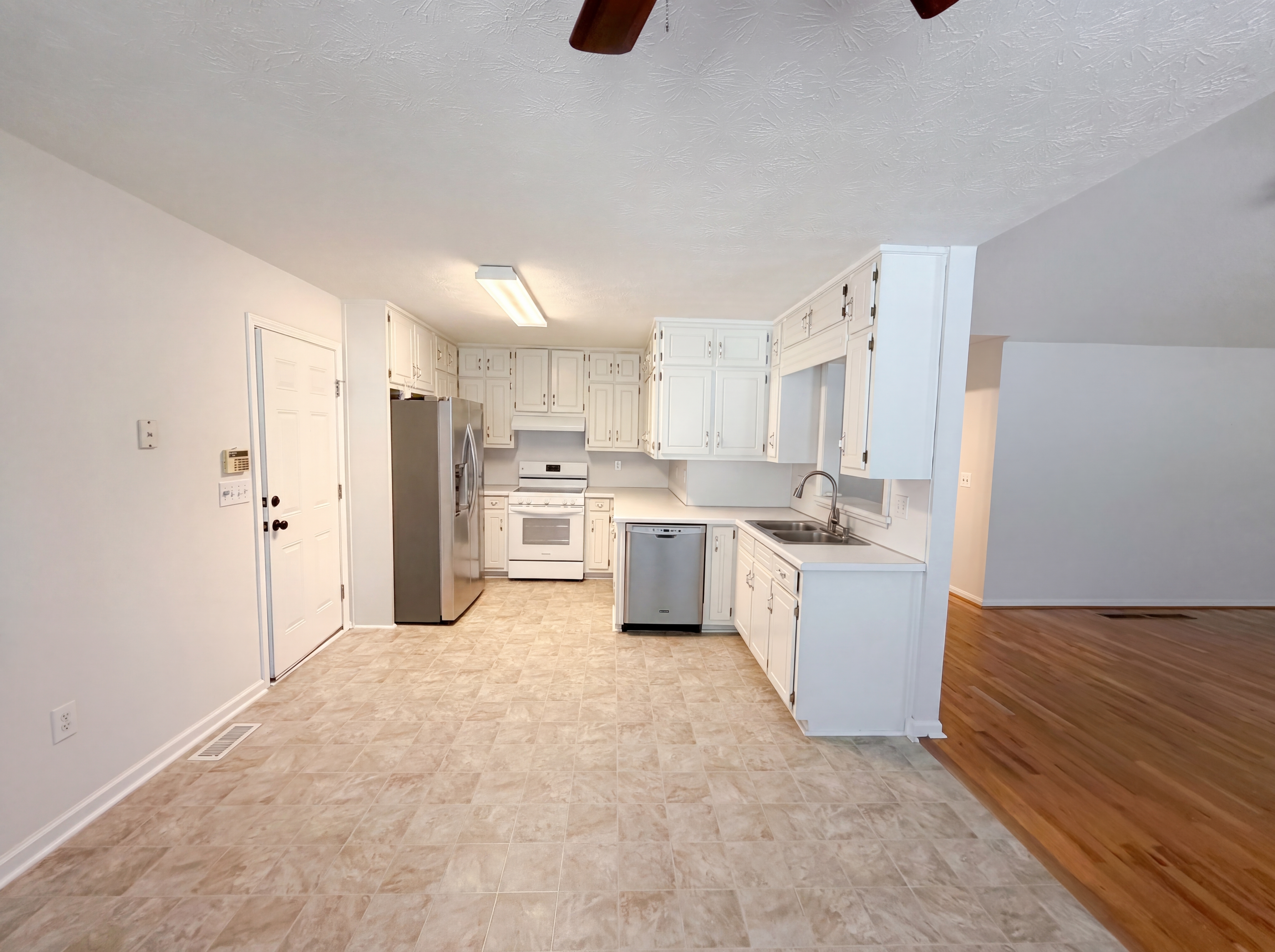 Photo 2 of 25 of 1556 Wynfield Ct, Auburn, GA