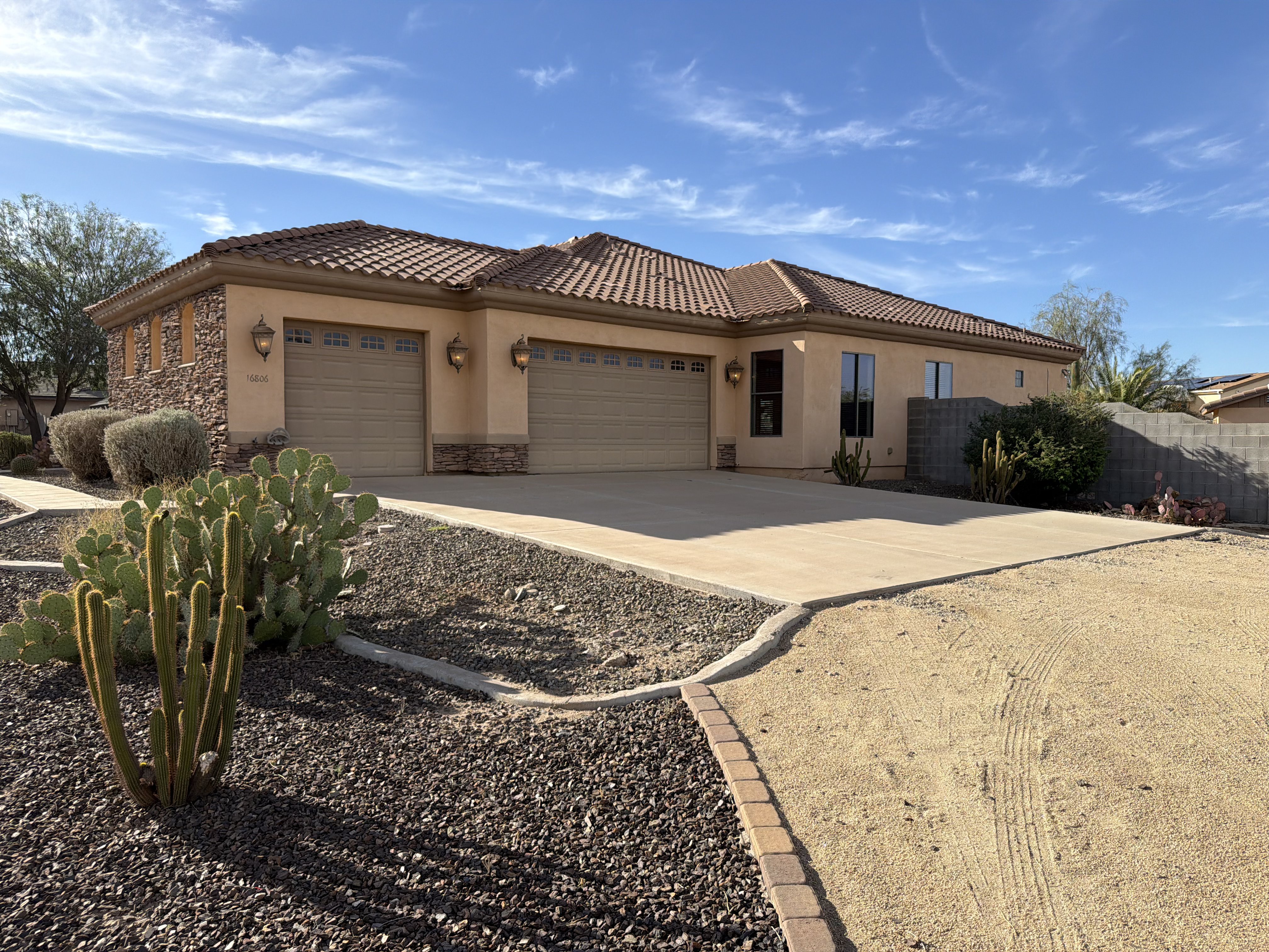 Photo 16 of 137 of 16806 W Dove Wing Way, Surprise, AZ