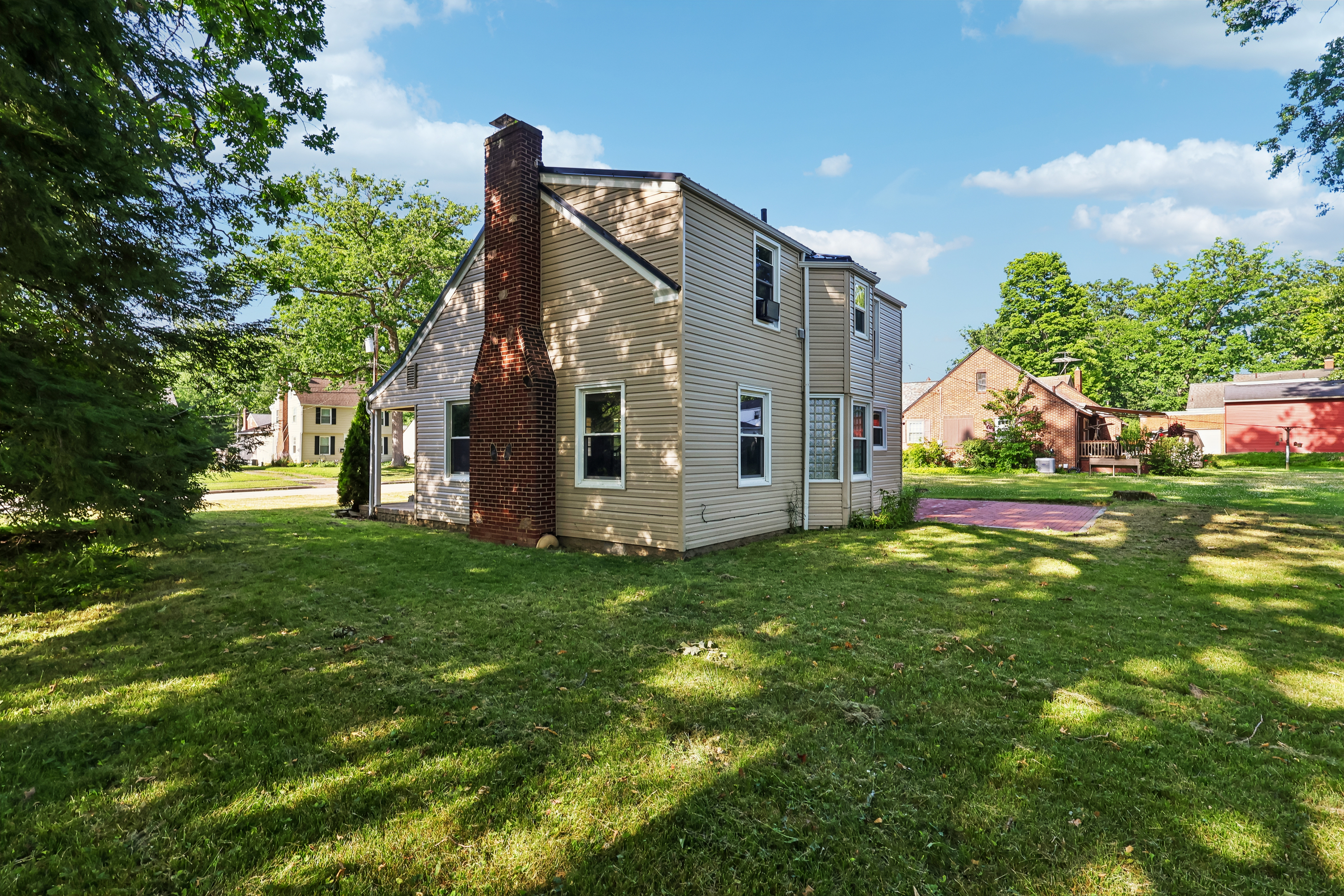 Photo 31 of 39 of 1824 Edgewood St NE, Warren, OH