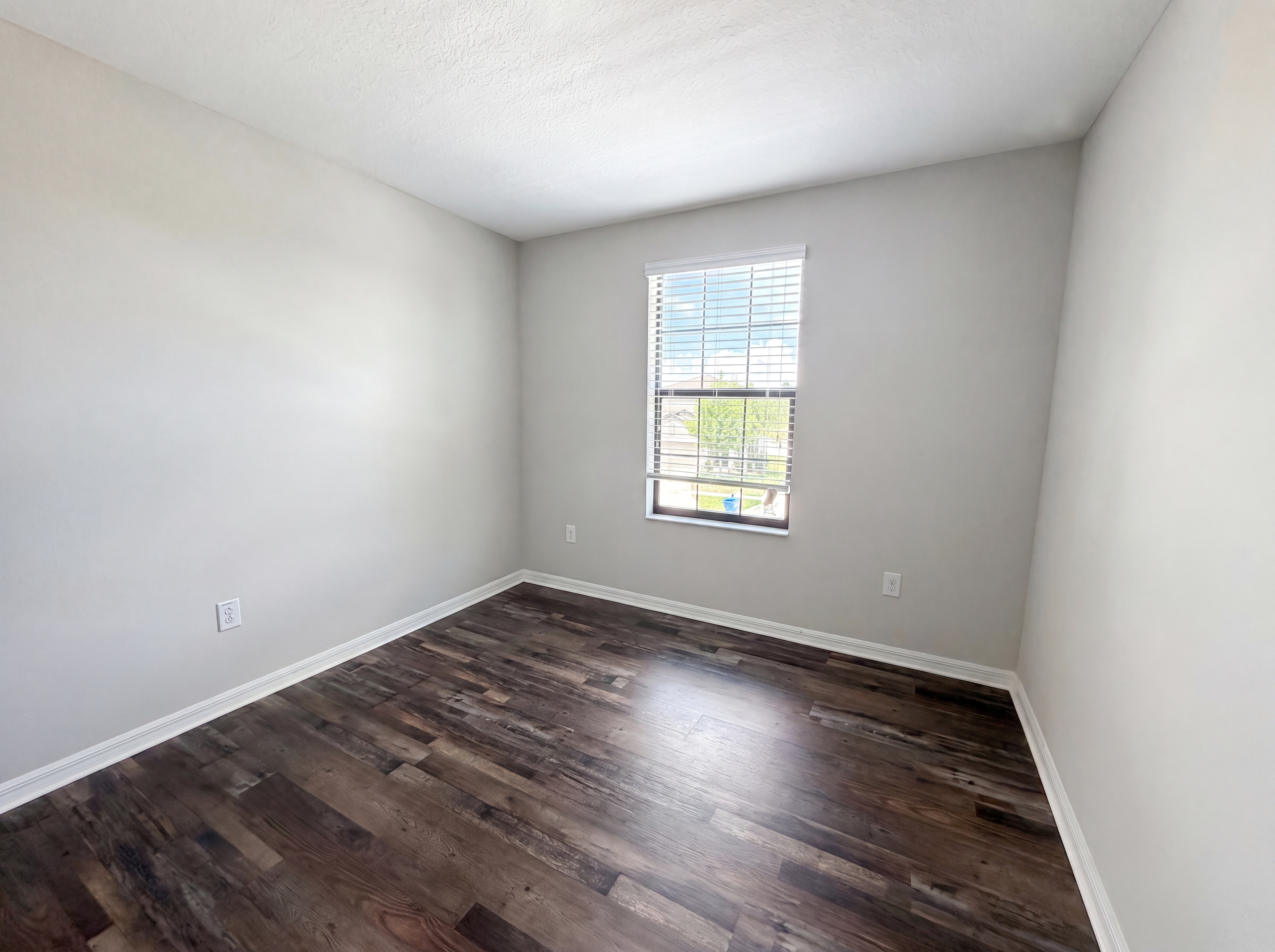 Photo 6 of 16 of 11126 Hudson Hills Ln, Riverview, FL