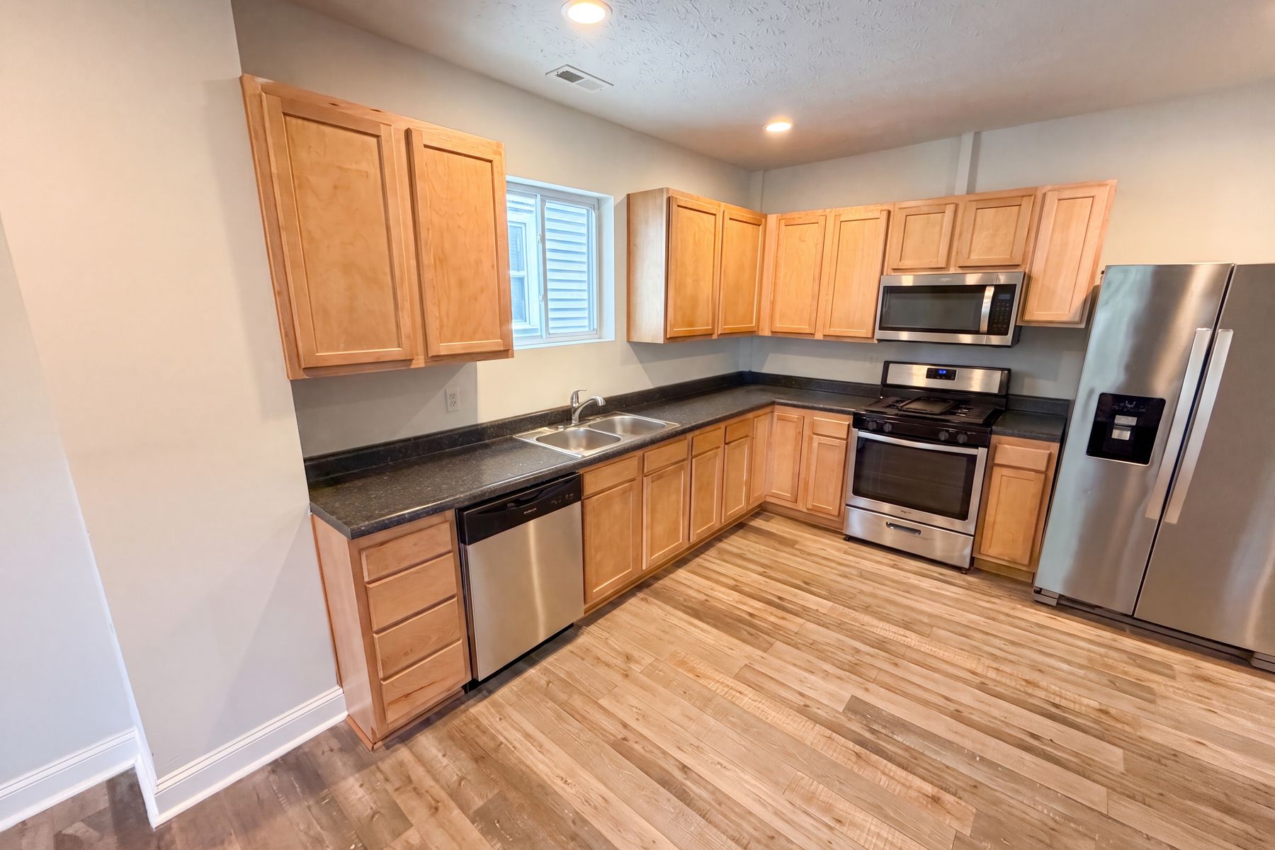 Photo 2 of 21 of 2615 Boulevard Pl, Indianapolis, IN