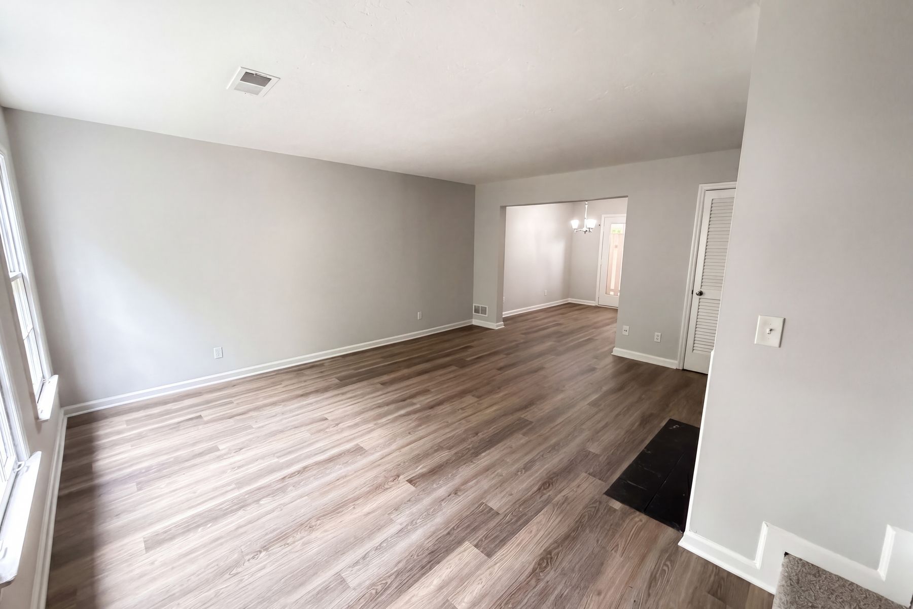 Property photo 3 of 237 Chads Ford Way