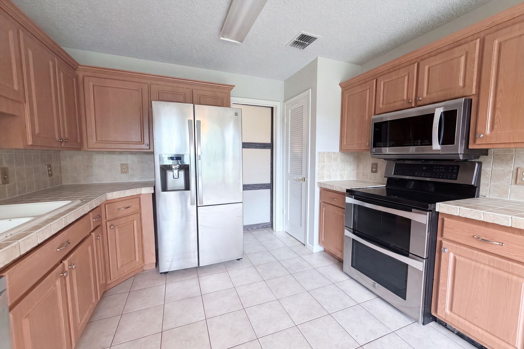 Photo 2 of 17 of 2441 Longwood St, Orange Park, FL