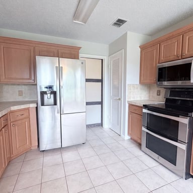 Property photo 2 of 2441 Longwood St