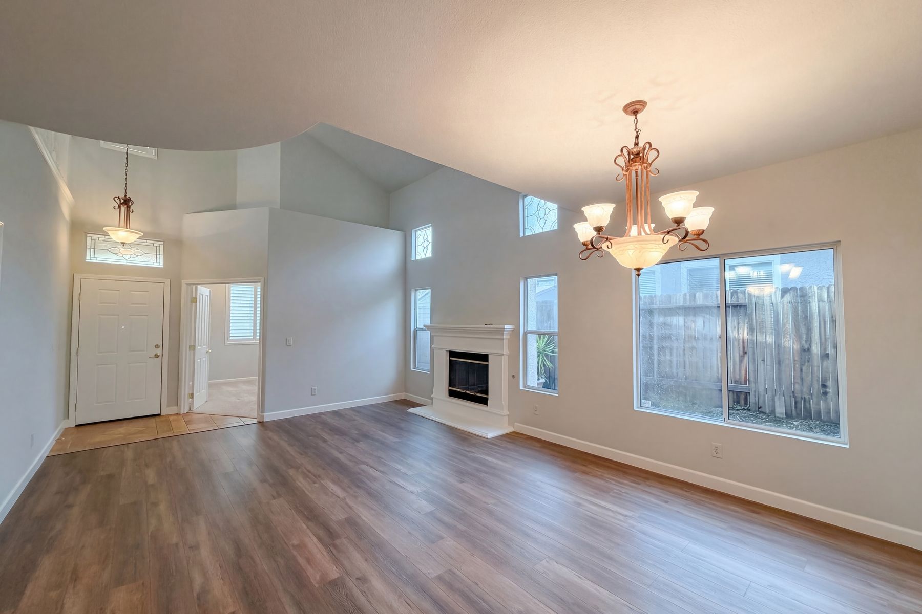 Property photo 3 of 224 Pinecrest Ct