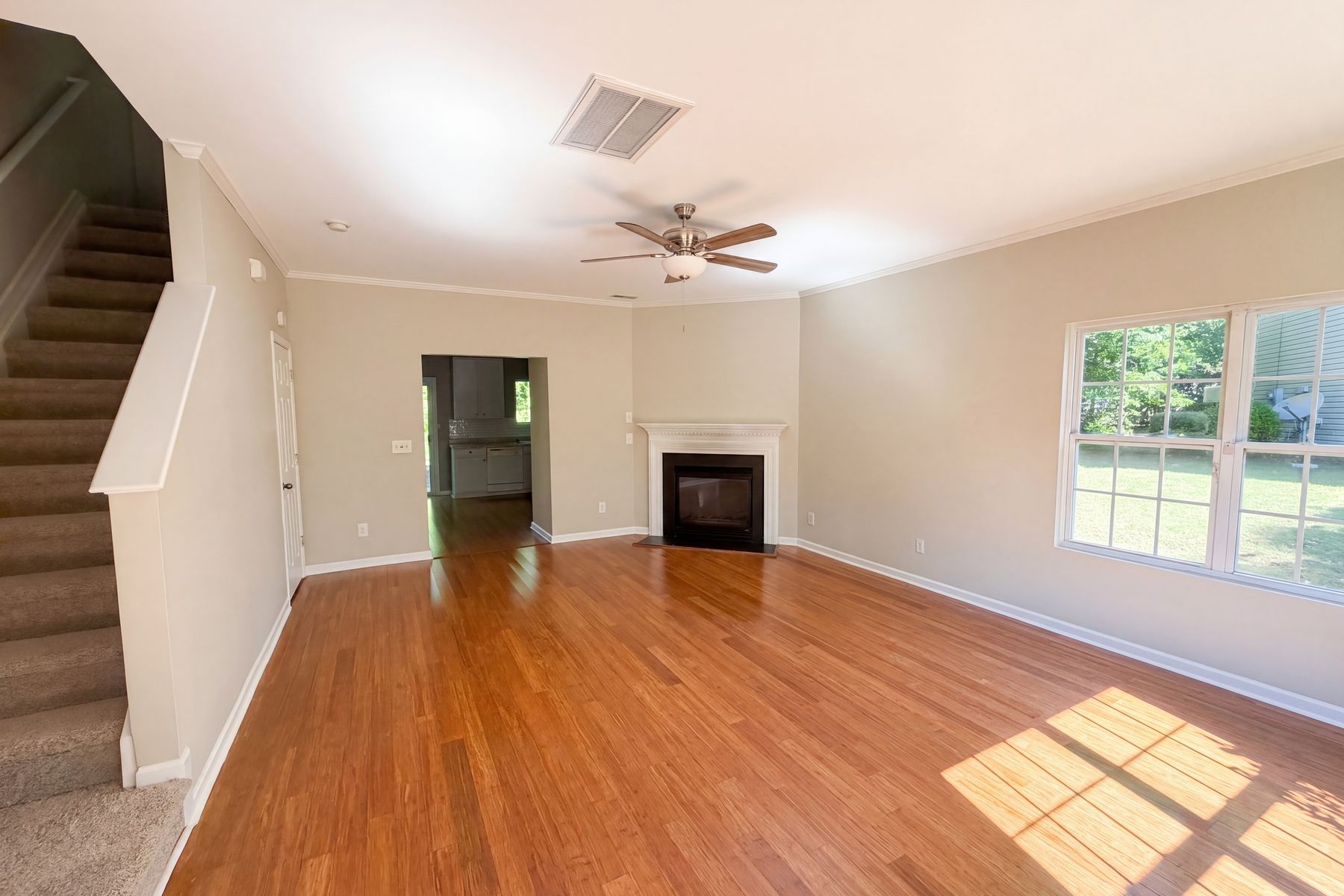 Property photo 3 of 43 Edgebrook Cir