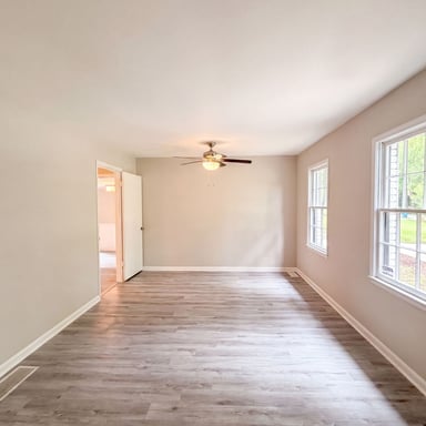 Property photo 3 of 141 Greenbriar Dr