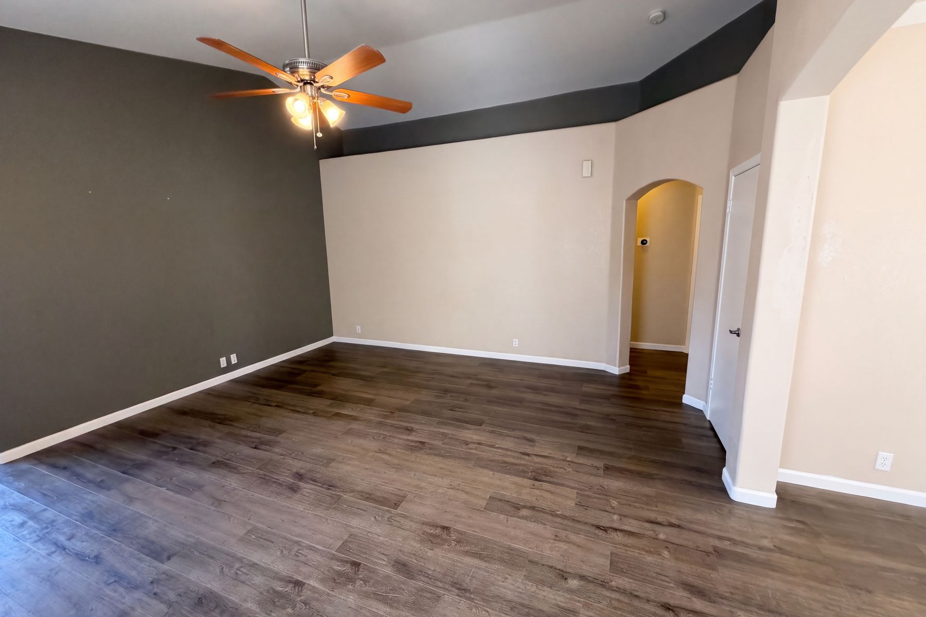 Property photo 3 of 8928 W Cherry Hills Dr