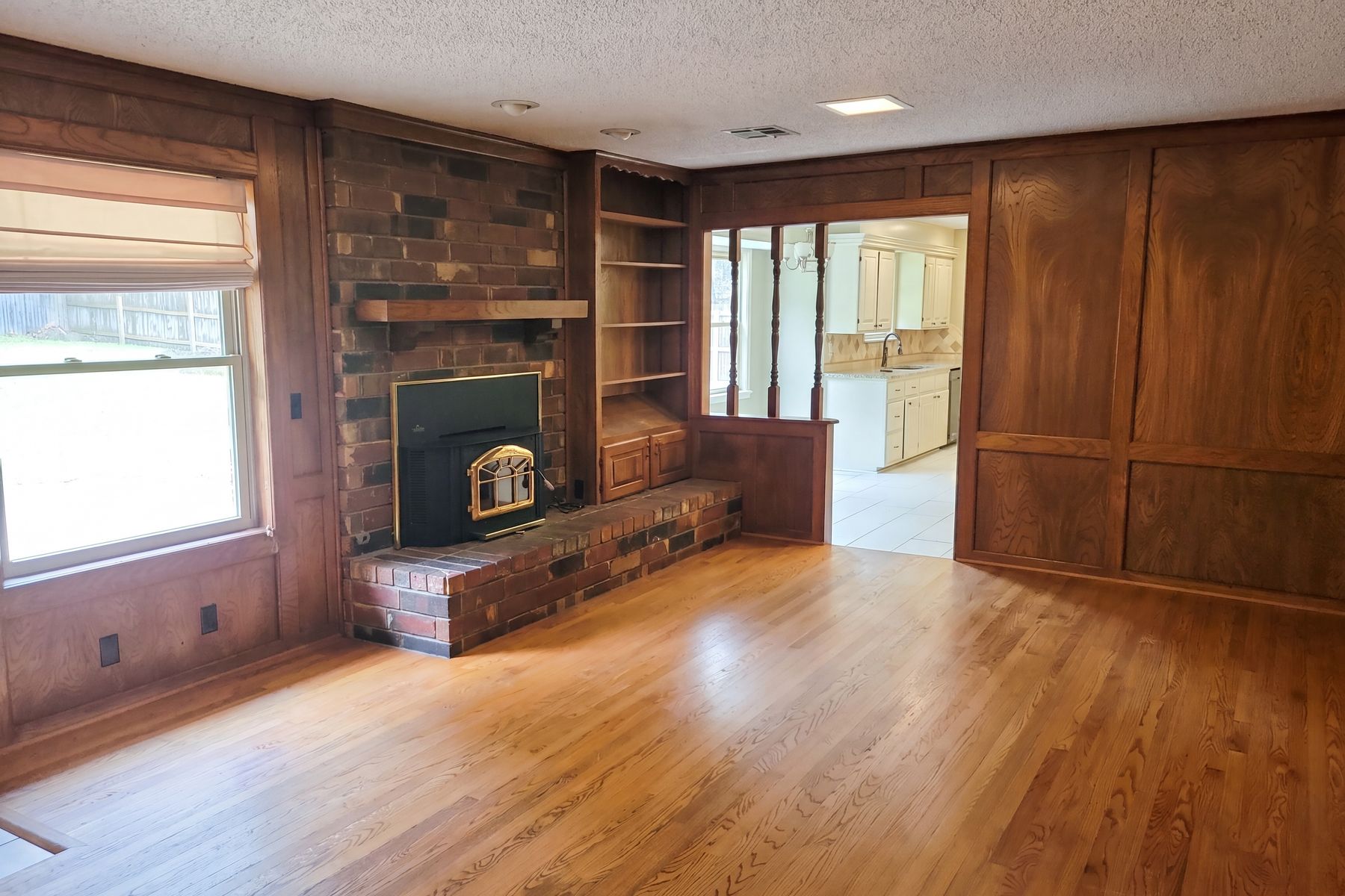 Property photo 3 of 4600 Rolling Hills Dr