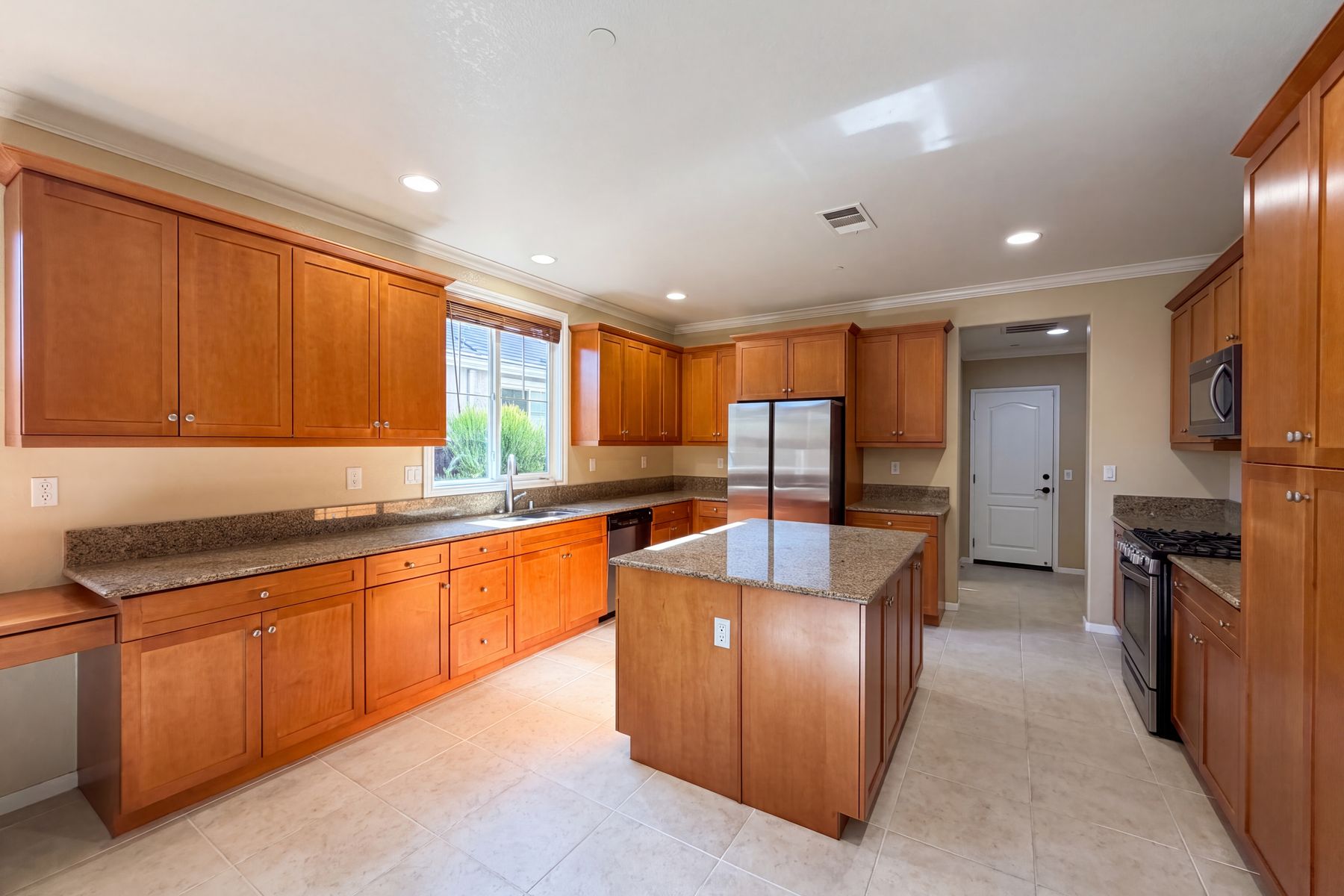 Photo 2 of 39 of 2954 Rangpur Ct, Escondido, CA