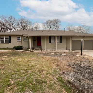 Property photo 1 of 6817 Chickering Rd