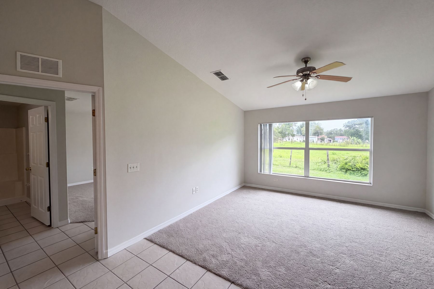 Photo 2 of 27 of 37209 Grassy Hill Ln, Dade City, FL