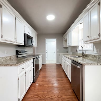 Property photo 2 of 403 Buckingham Blvd