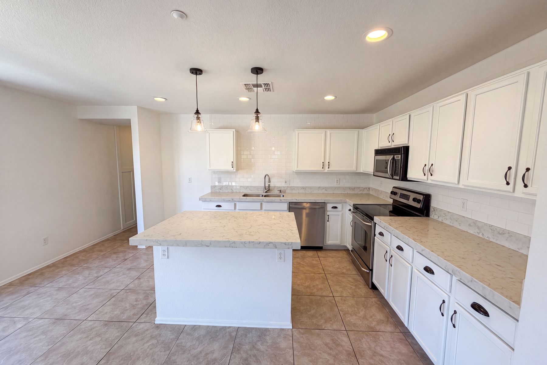 Photo 2 of 27 of 7500 E Deer Valley Rd, Scottsdale, AZ