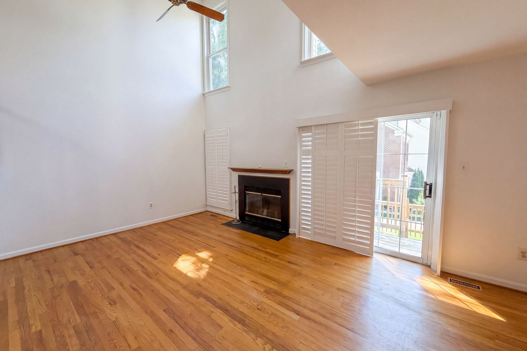 Property photo 3 of 7579 Chrisland Cv