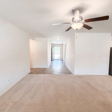 Property photo 3 of 482 W Whitetail Dr