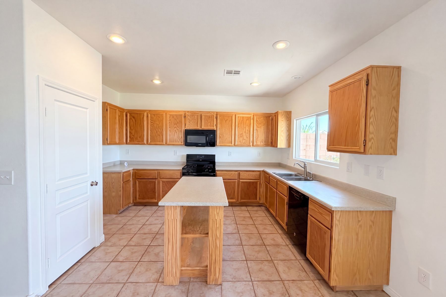 Photo 2 of 61 of 4220 Iris Pearl Ave, North Las Vegas, NV