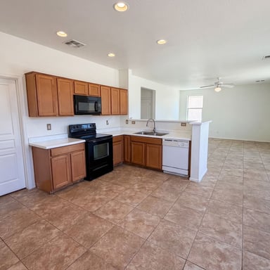 Property photo 2 of 7411 W Alta Vista Rd
