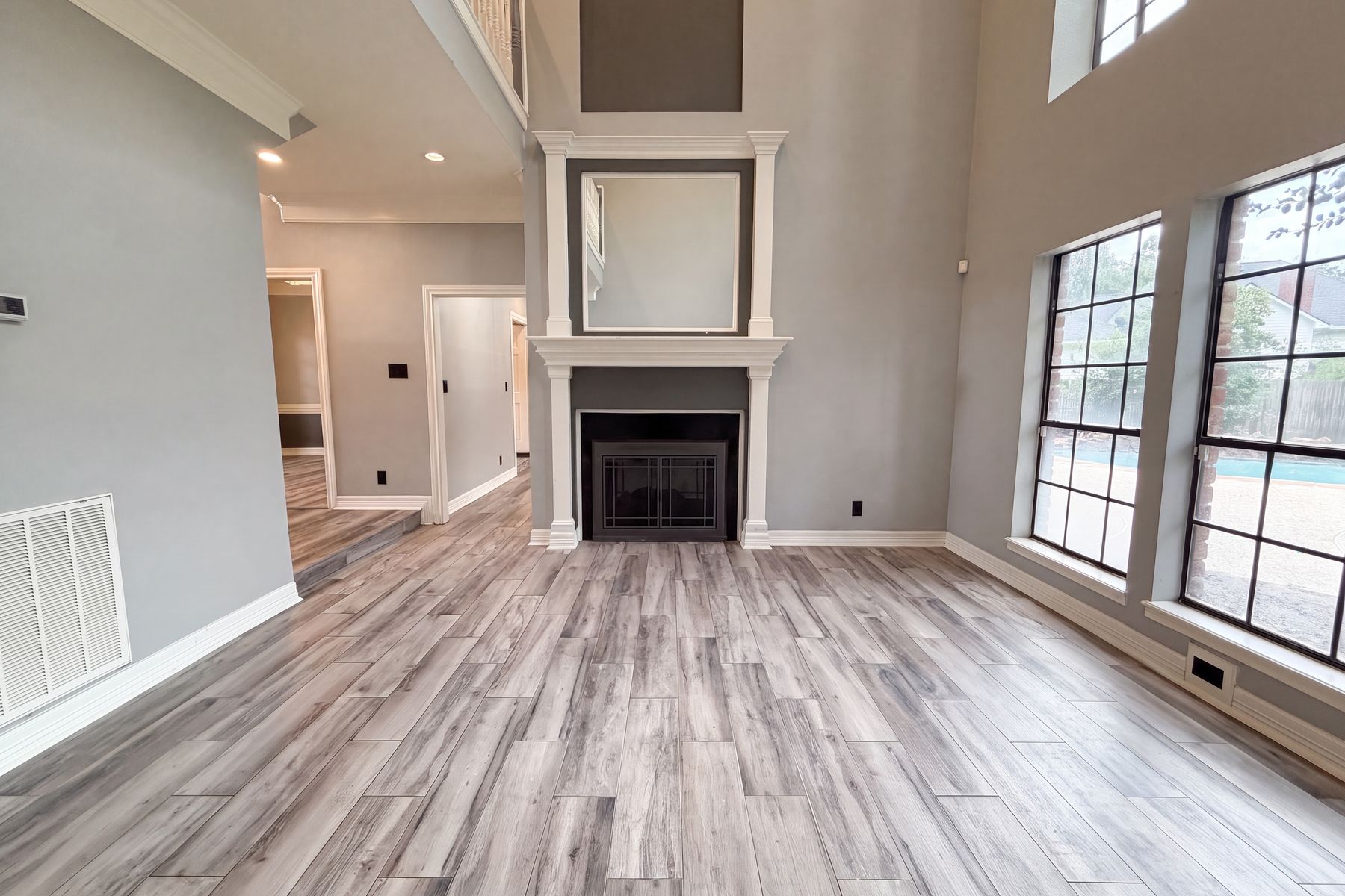 Property photo 3 of 6127 Willowcrest Ct