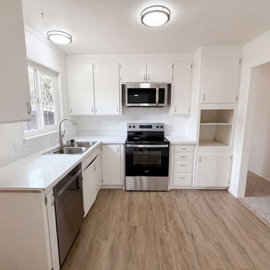 Property photo 2 of 648 Lewis Ave